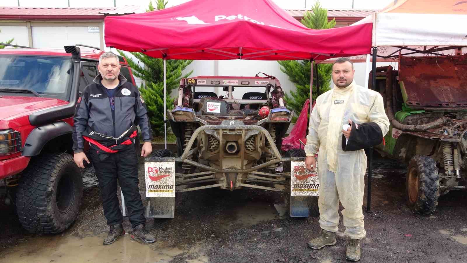 Deniz kenarında yapılan zorlu Off-Road yarışları nefesleri kesti
