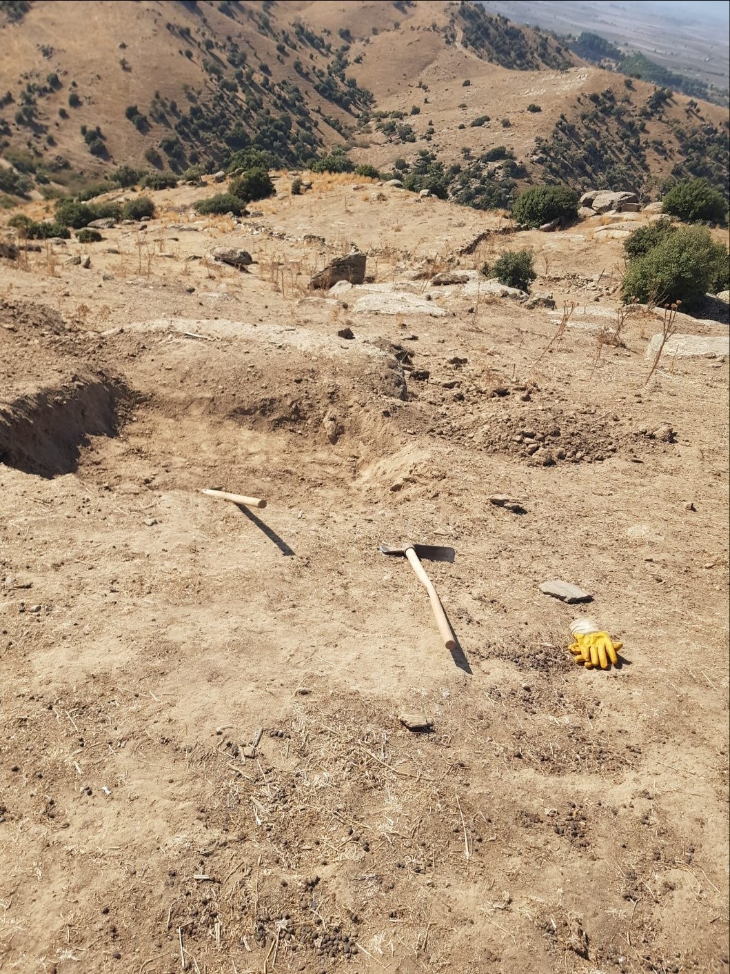 Kaçak kazı yapan 4 şüpheli suçüstü yakalandı
