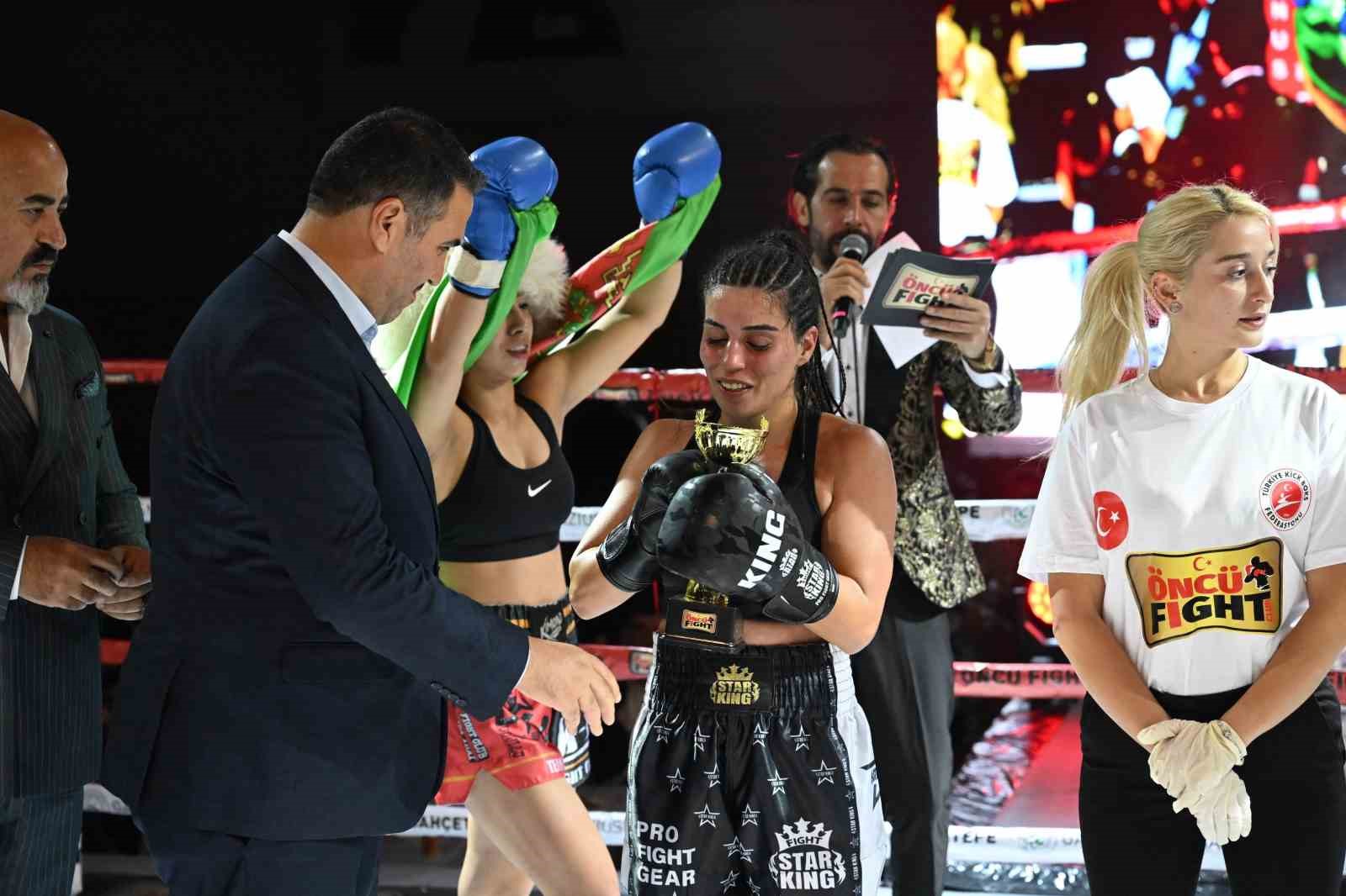 Gaziosmanpaşa’da 33. Super Series VIP Kick Boks Turnuvası düzenlendi
