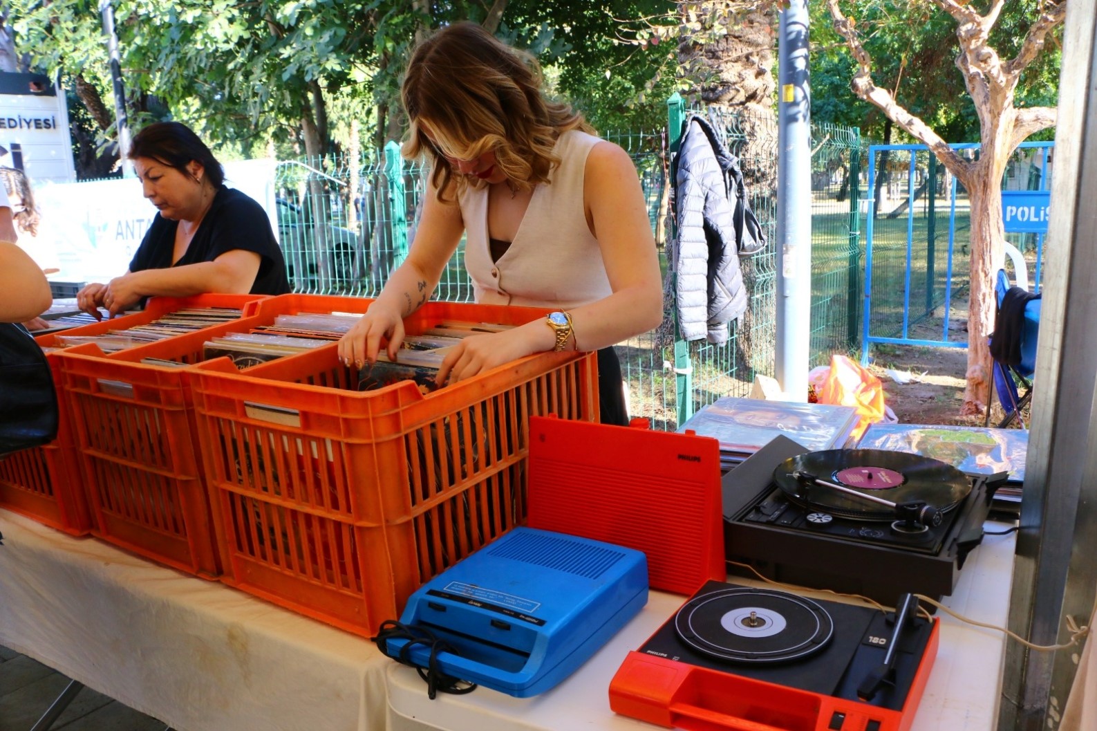 Binbir çeşit antika bu festivalde
