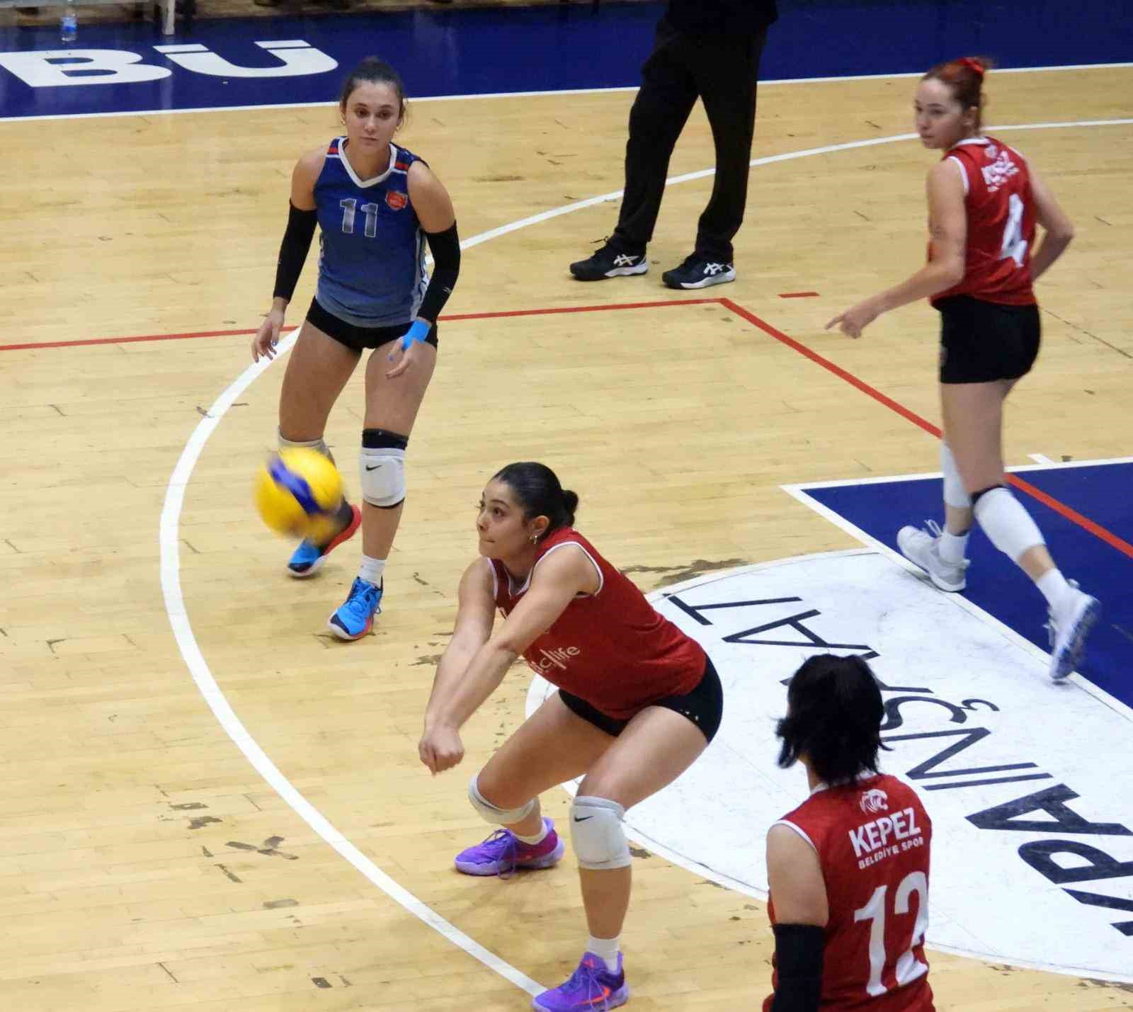 Kepez Belediyespor Kulübü Voleybol Takımı evinde galip
