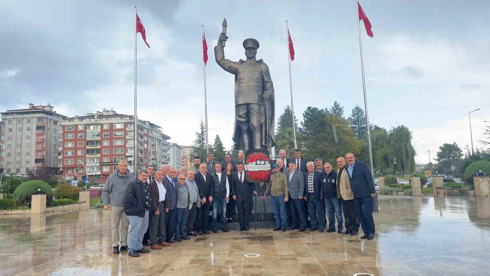 Rize’de muhtarlar valiliğin davetinde buluştu
