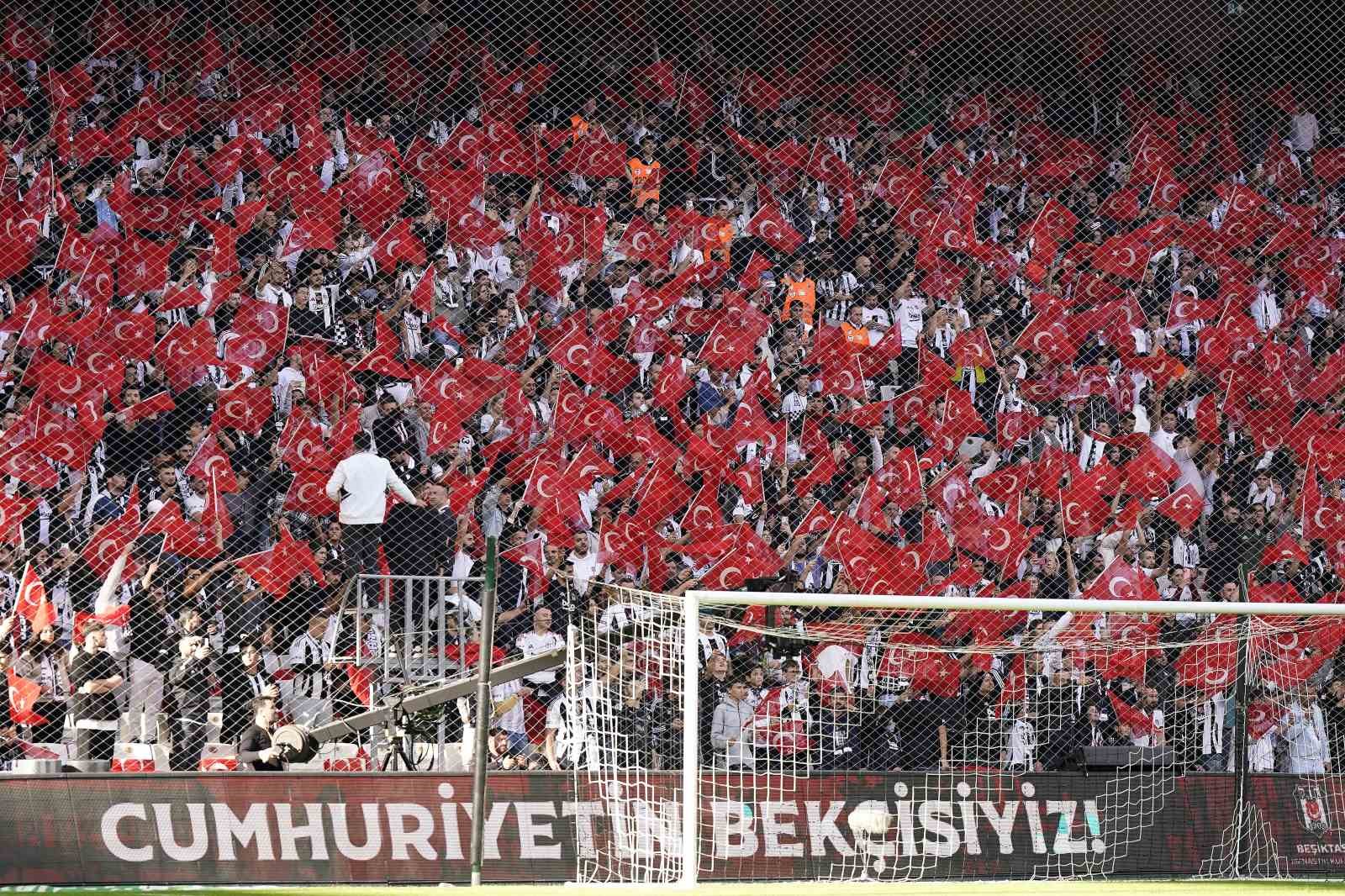 Trendyol Süper Lig: Beşiktaş: 0 - Konyaspor: 0 (Maç devam ediyor)
