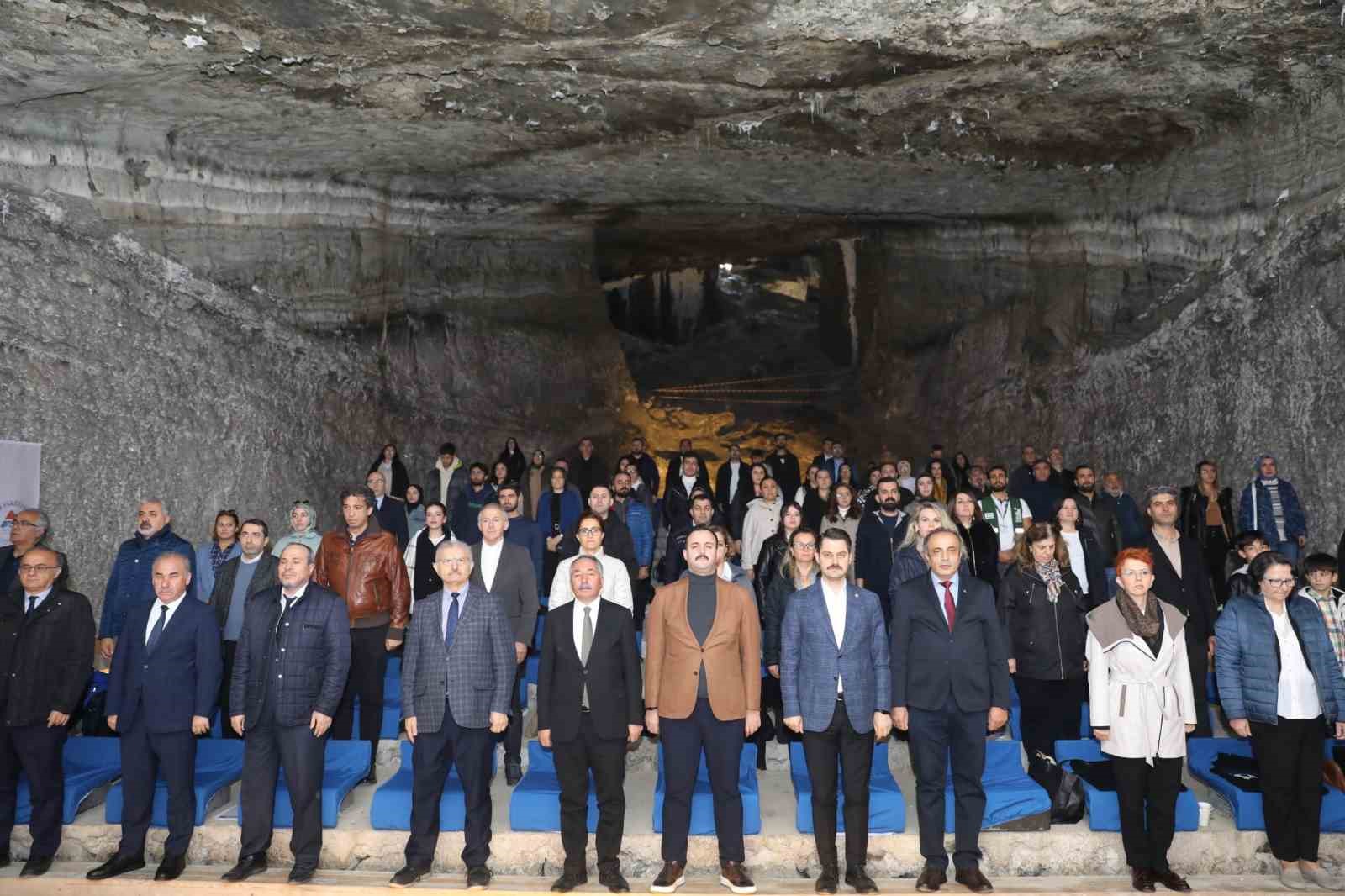 Iğdır Üniversitesi paydaşlığında Tuzluca Tuz Mağarası’nda Solunum Zirvesi düzenlendi
