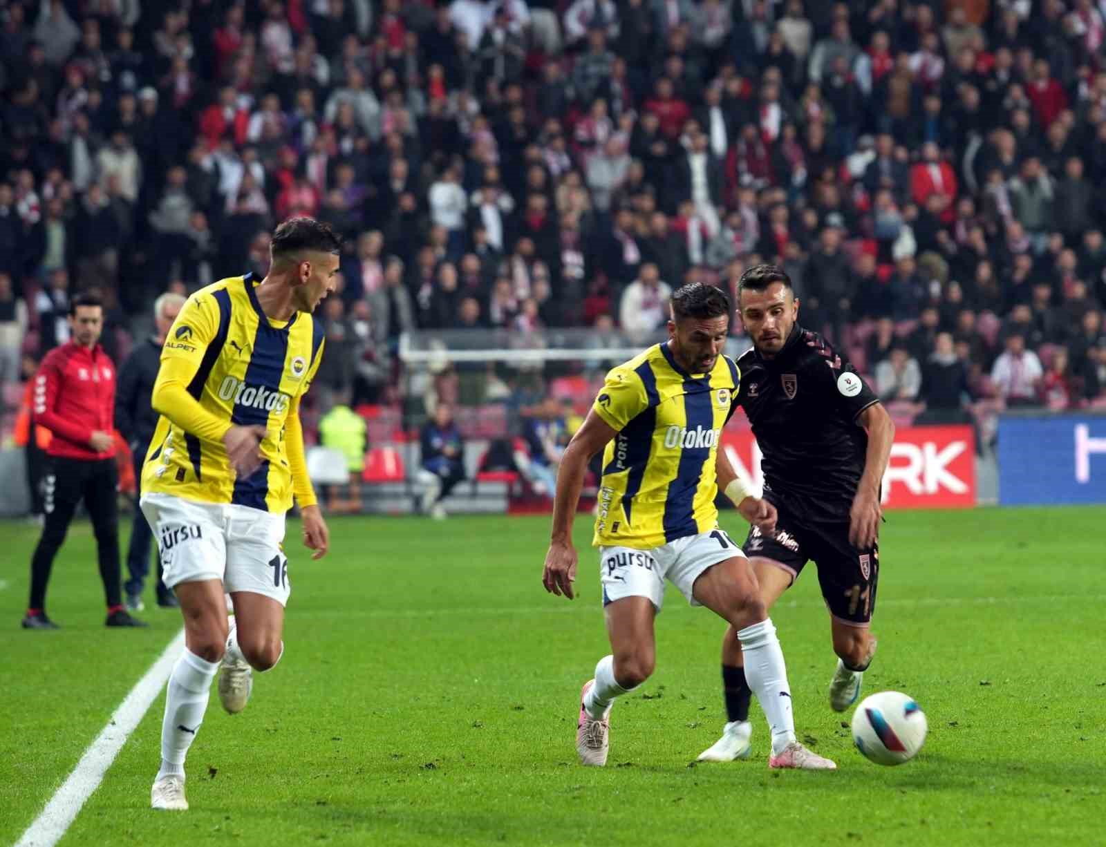 Trendyol Süper Lig: Samsunspor: 0 - Fenerbahçe: 1 (İlk yarı)
