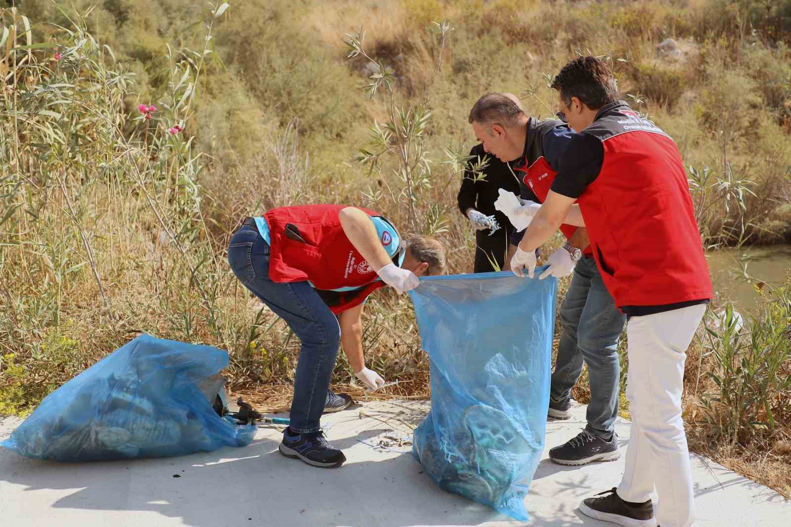 Güllük Lagünü’nde çevre temizliği
