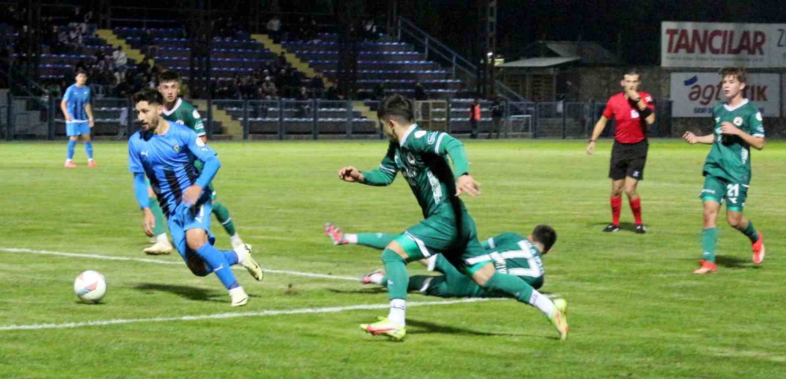 TFF 2. Lig: Karacabey Belediyespor: 3 - Giresunspor: 1
