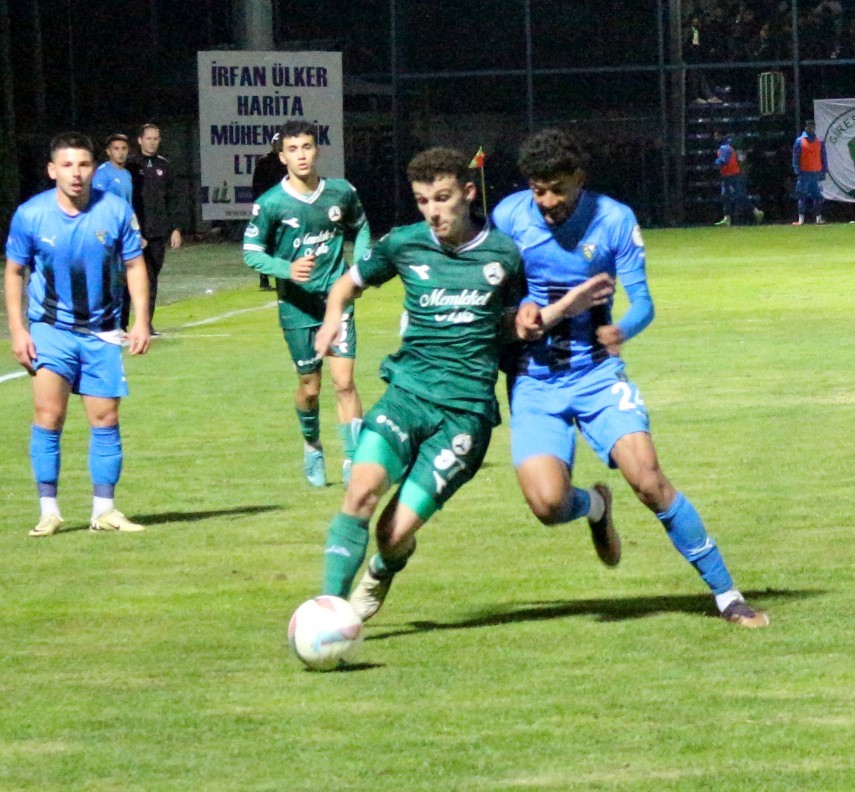 TFF 2. Lig: Karacabey Belediyespor: 3 - Giresunspor: 1
