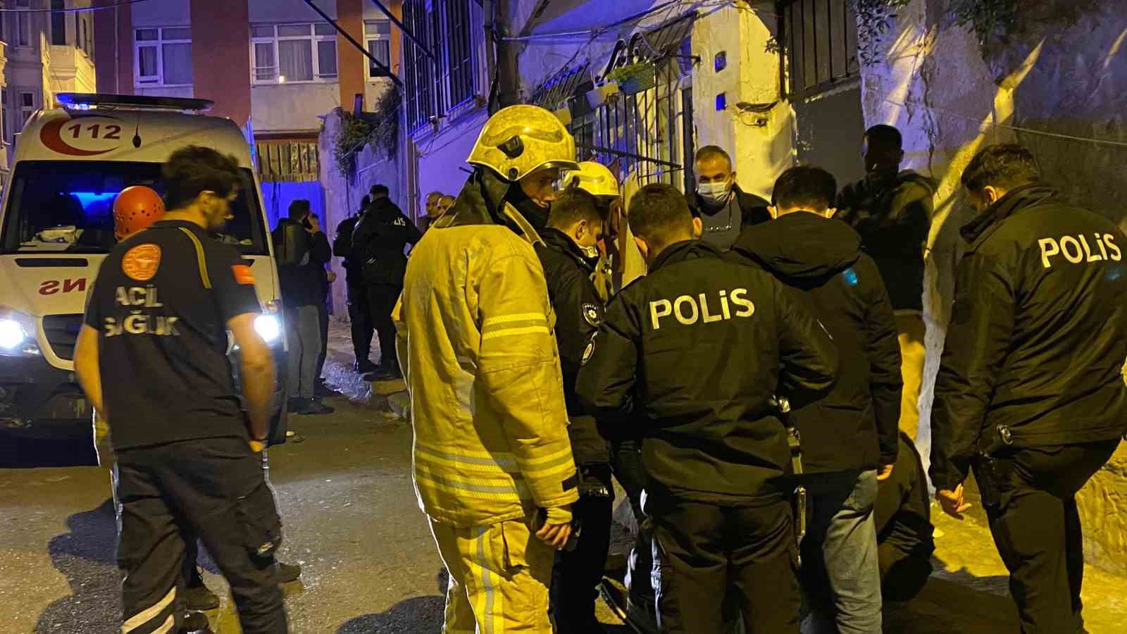 Beyoğlu’nda 4 katlı binadan anne ve bebeğin cesedi çıktı
