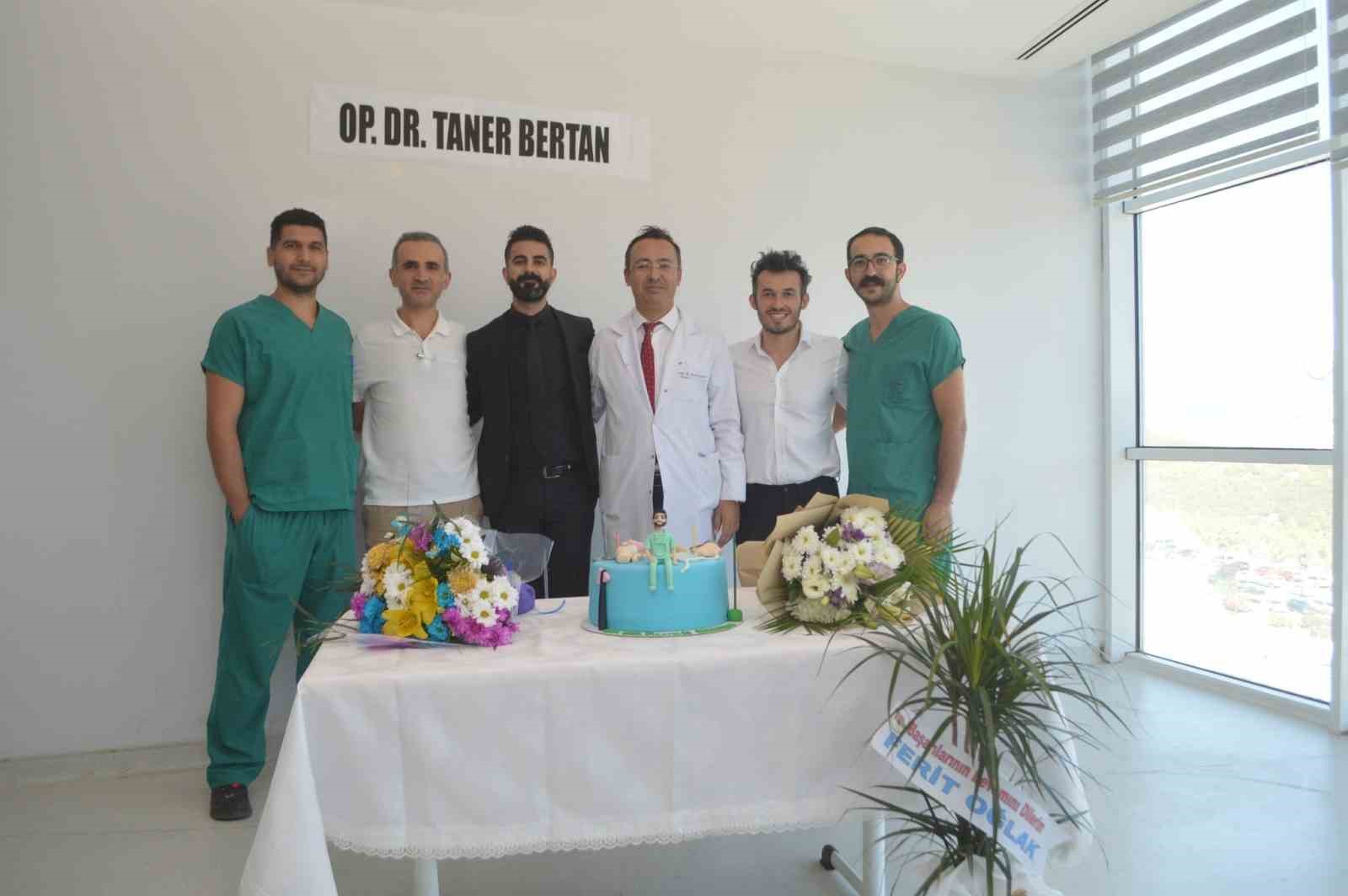 MEAH’ta Dr. Bertan ortopedi ve travmatolojinin yeni uzmanı oldu
