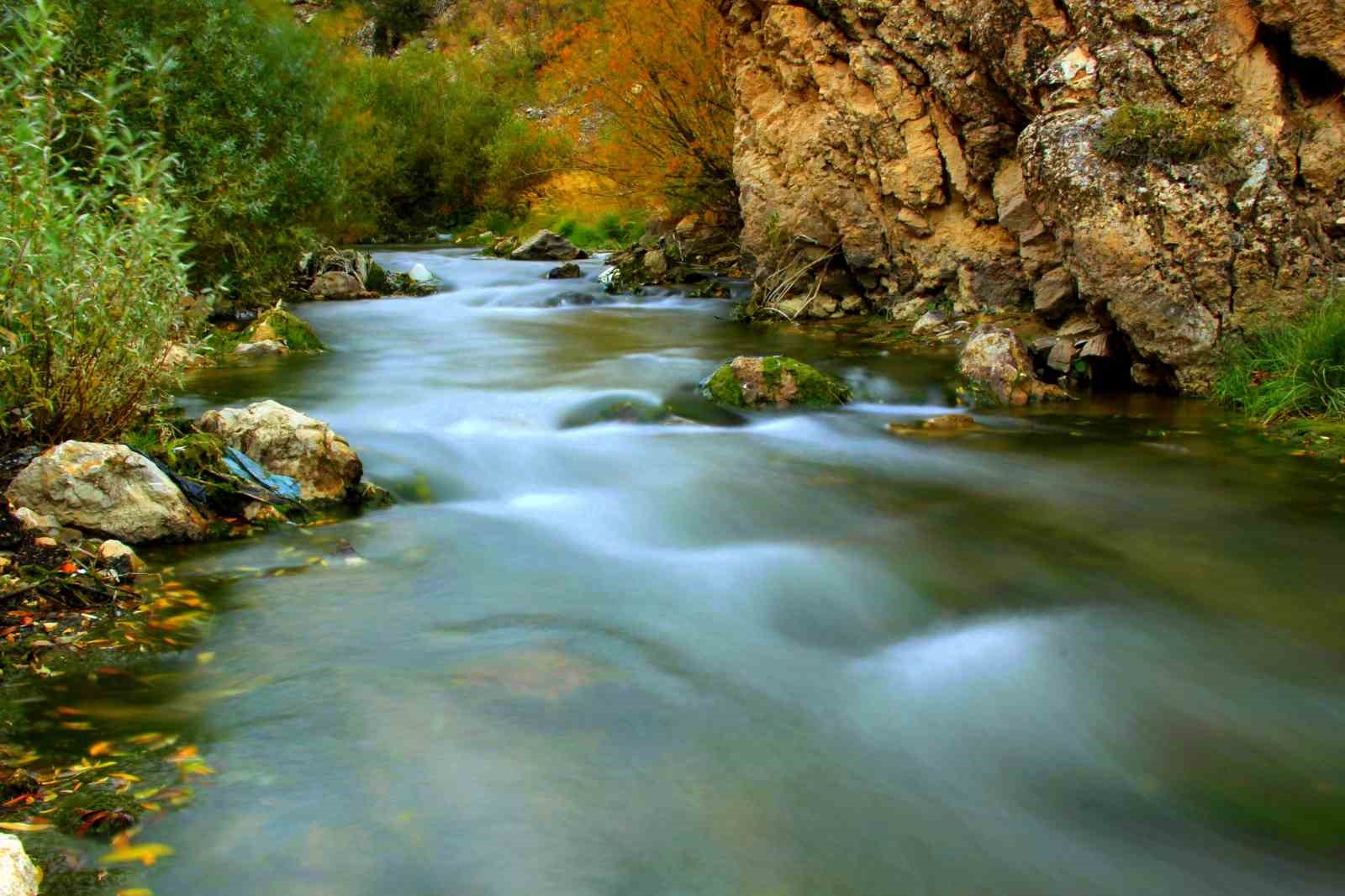 Sonbaharın büyüleyici renkleri Erzincan’ı sardı
