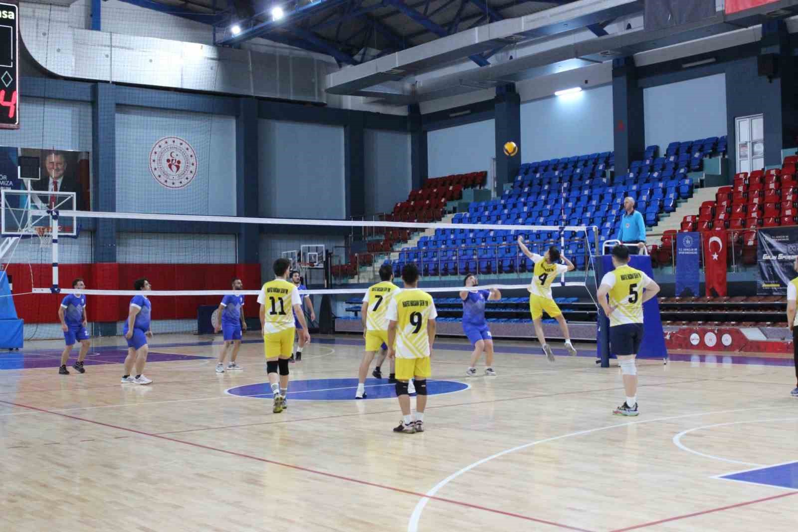 Yurtlar arası voleybol şampiyonası başladı
