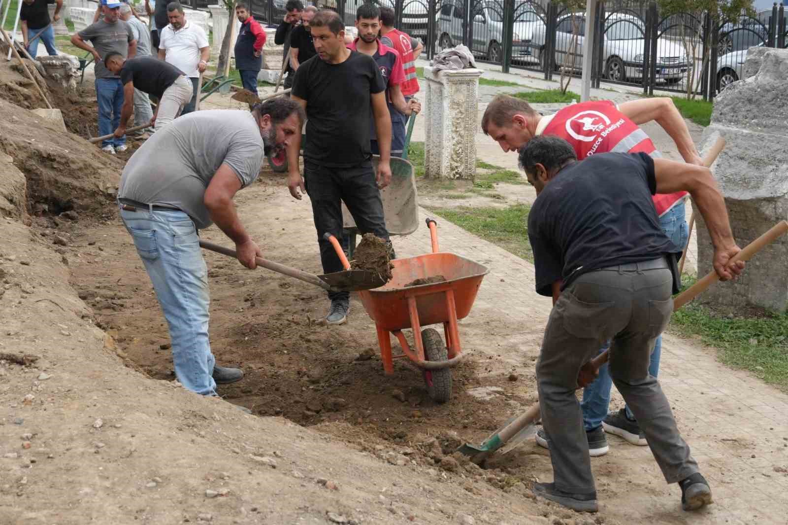 Antik kentte kazı çalışmalarına devam
