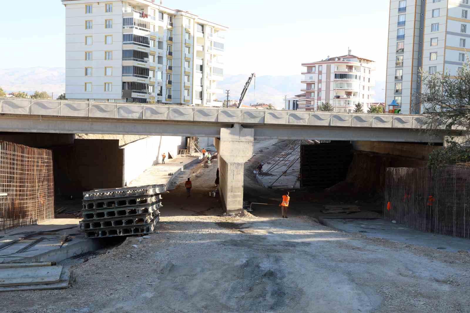 Karaman-Ulukışla Hızlı Tren Hattında çalışmalar devam ediyor
