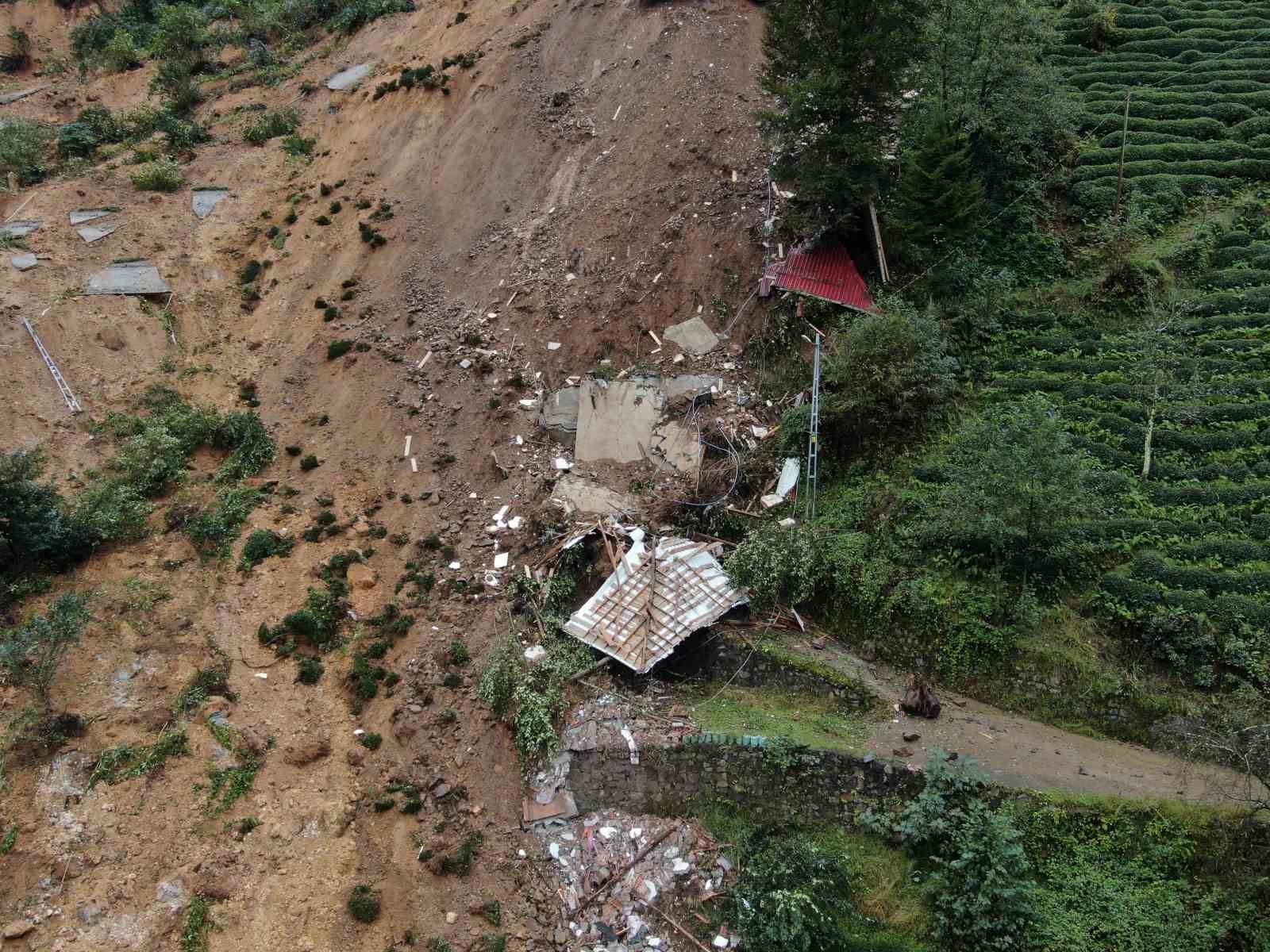 Rize’de heyelanın yaşandığı alan havadan görüntülendi
