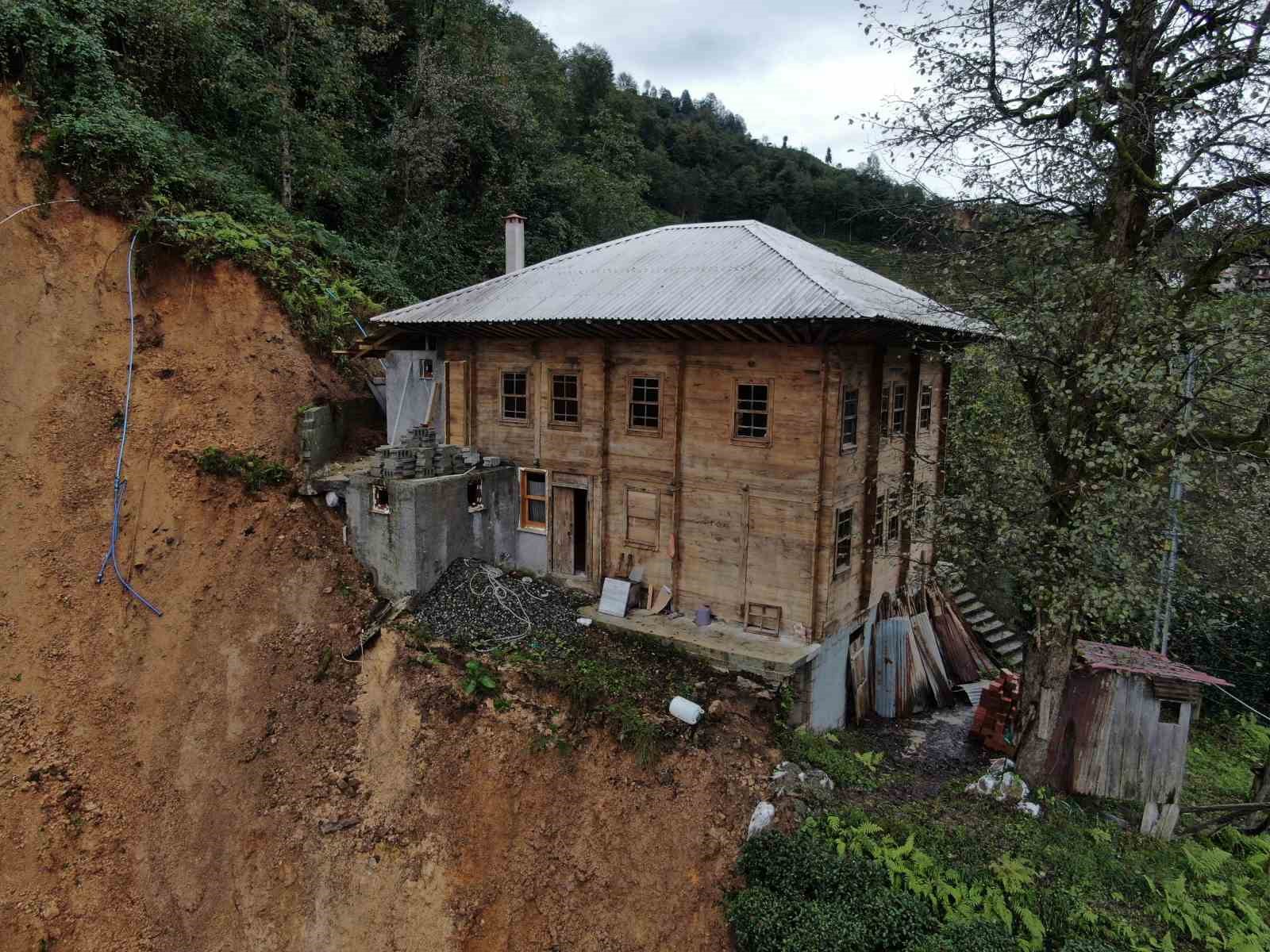 Rize’de heyelanın yaşandığı alan havadan görüntülendi
