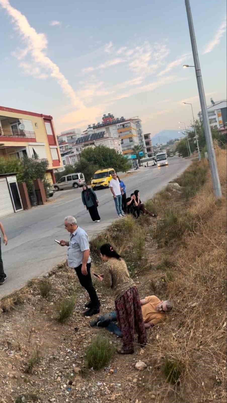 Servis aracı bekleyenleri kurşun yağmuruna tuttular: 3 gözaltı
