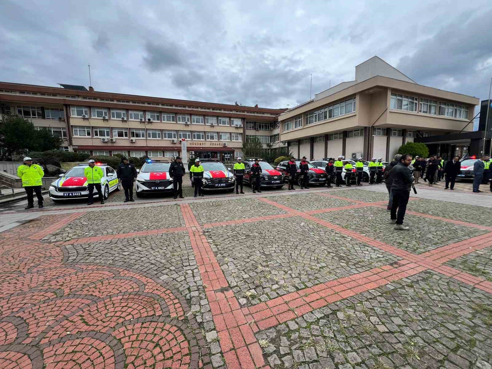 Sinop’ta emniyet ve jandarmaya hizmet aracı tahsisi
