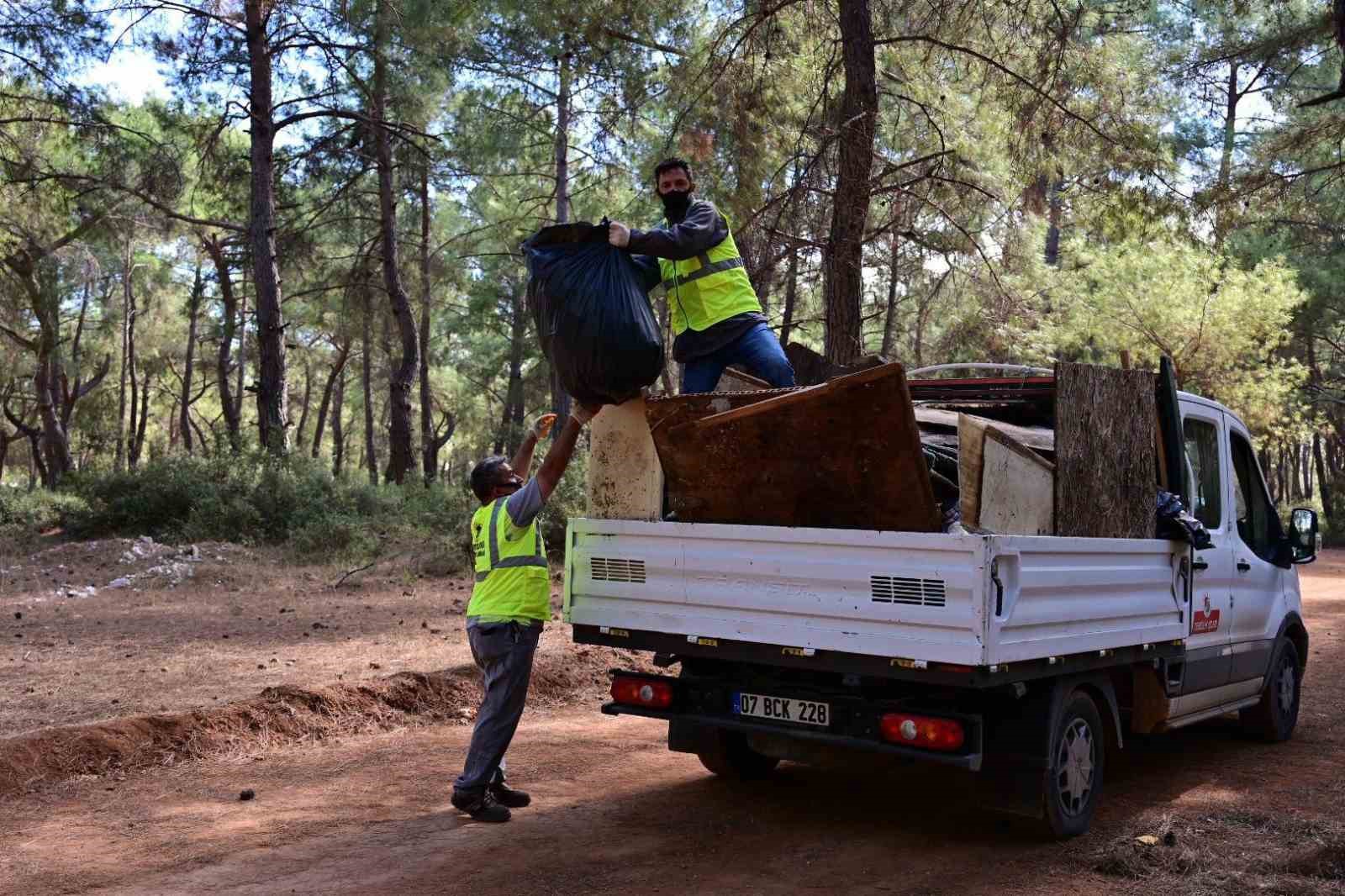 Kepez’de el ele orman temizliği
