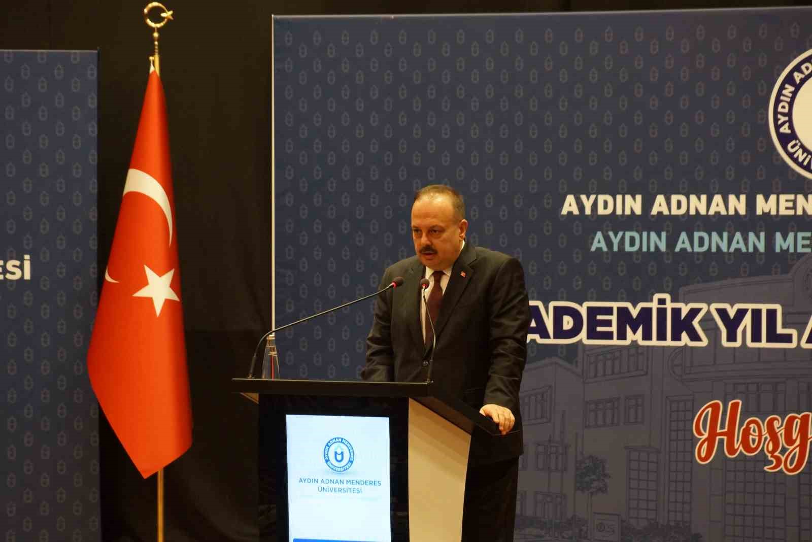 TBMM Başkanı Kurtulmuş: “Diplomaların yanında hikmet ve irfanı da vermeliyiz”
