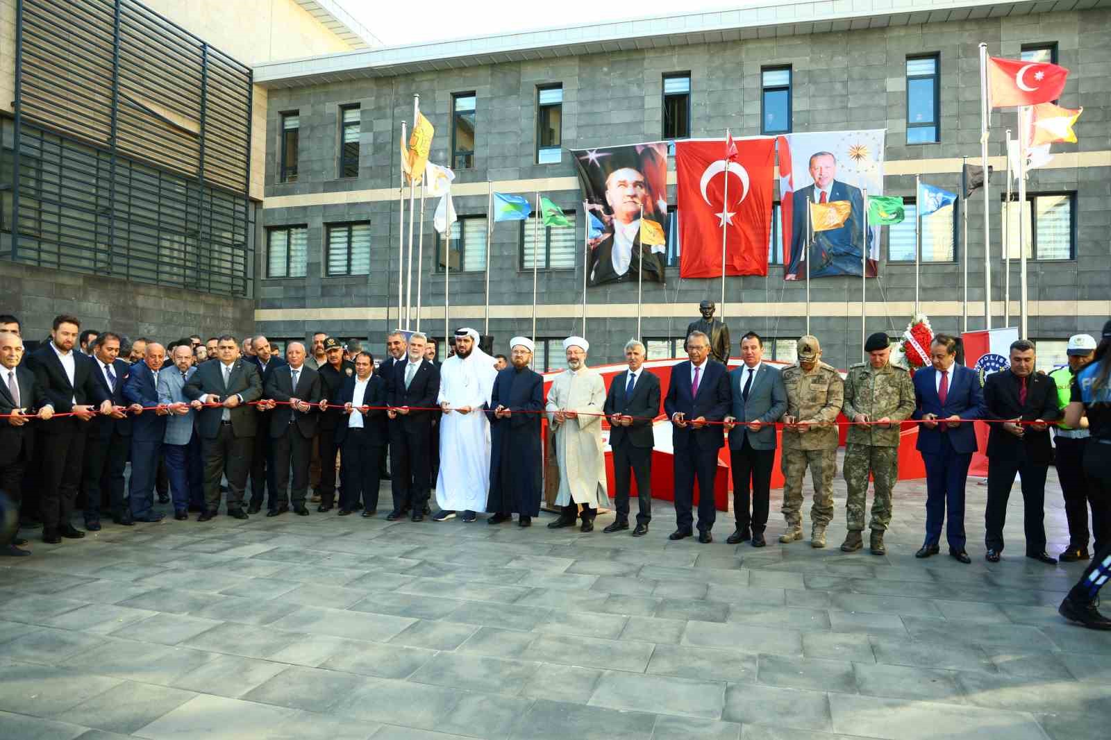 Kahramanmaraş emniyetine 63 araç desteği
