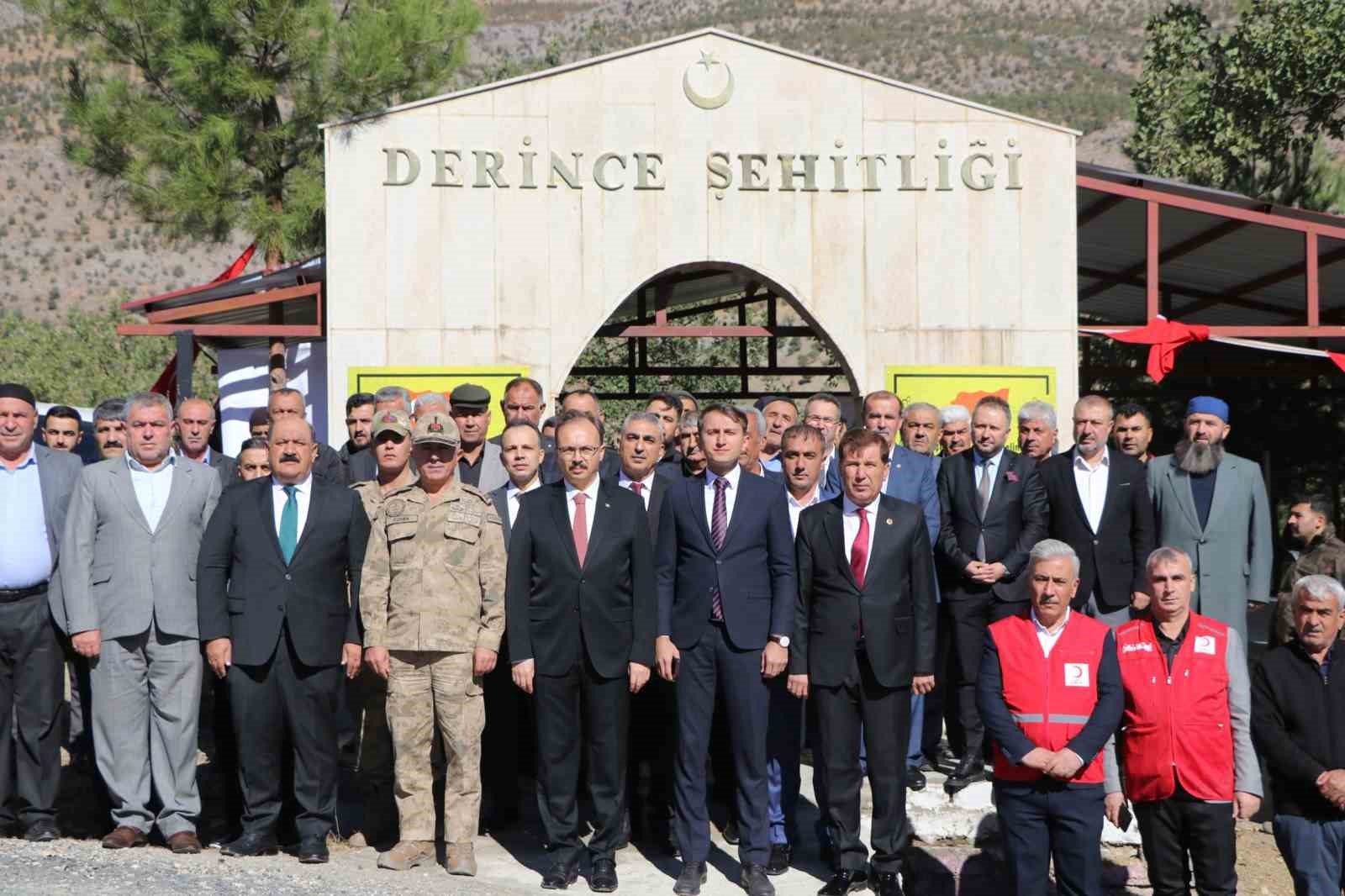 Siirt’te 31 yıl önce şehit edilen 22 sivil mezarları başında dualarla anıldı
