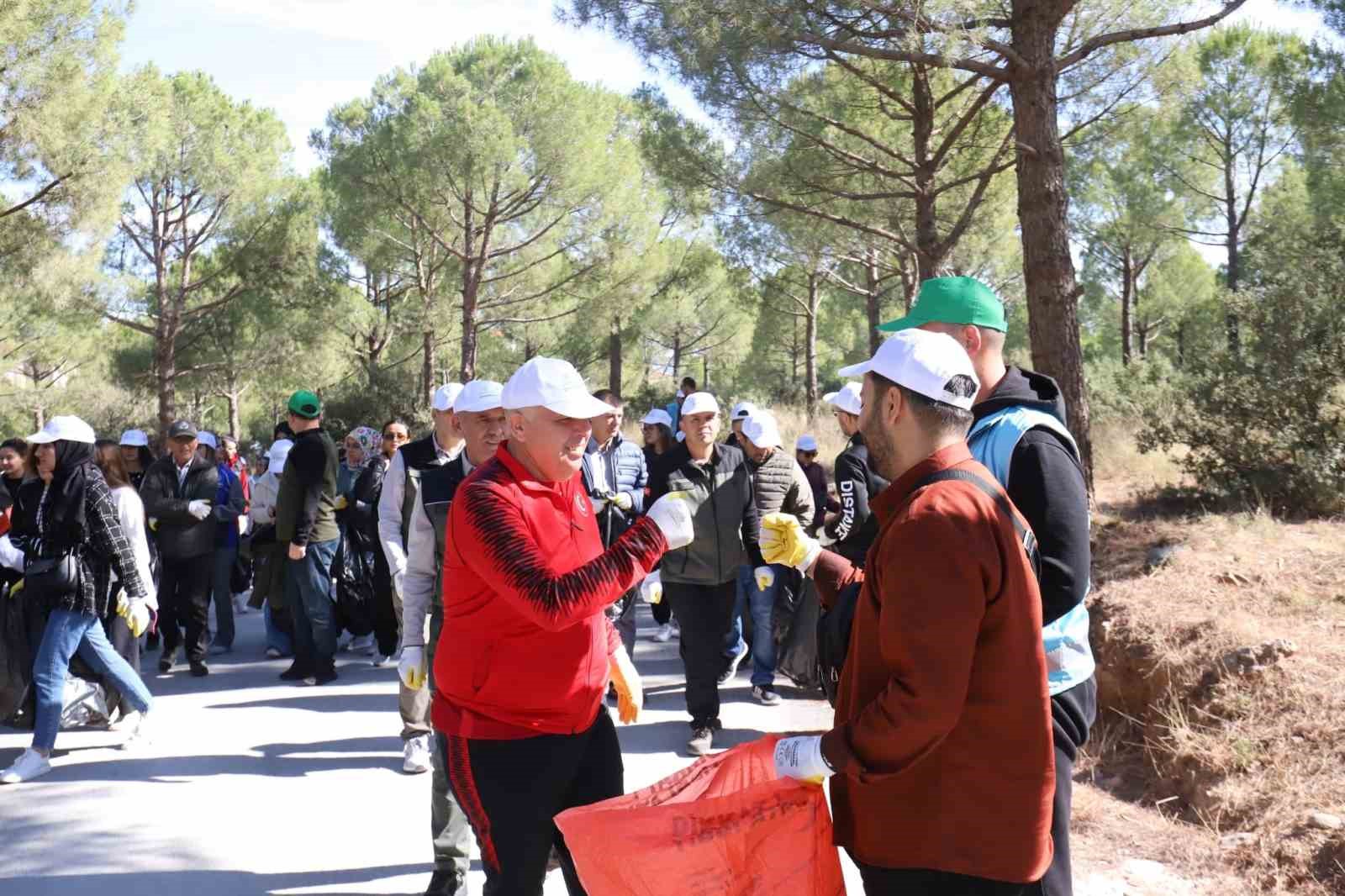 Denizlililer ormanlar için el ele verdiler
