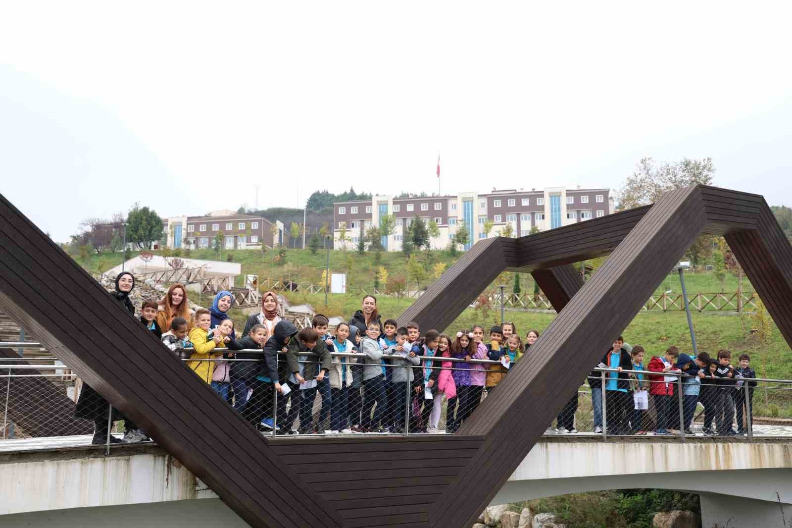 Öğrencilerden, Düzce Üniversitesi Botanik Bahçesi’ne ziyaret
