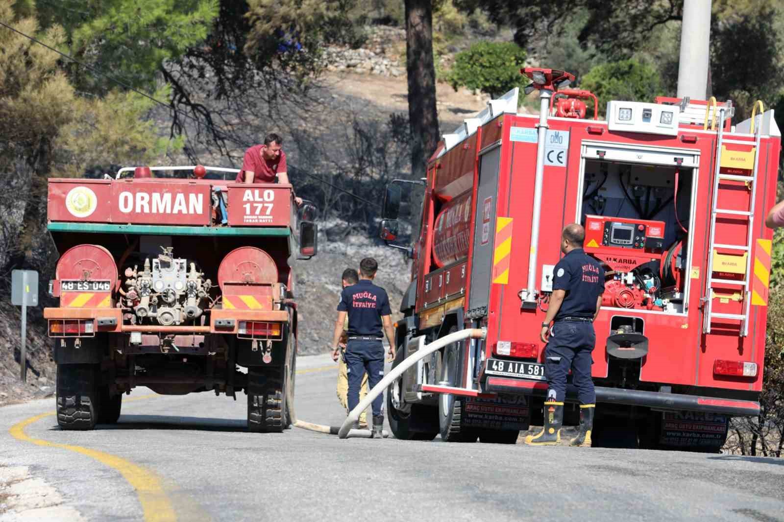 Muğla Büyükşehir yangınlara tüm gücüyle müdahale etti
