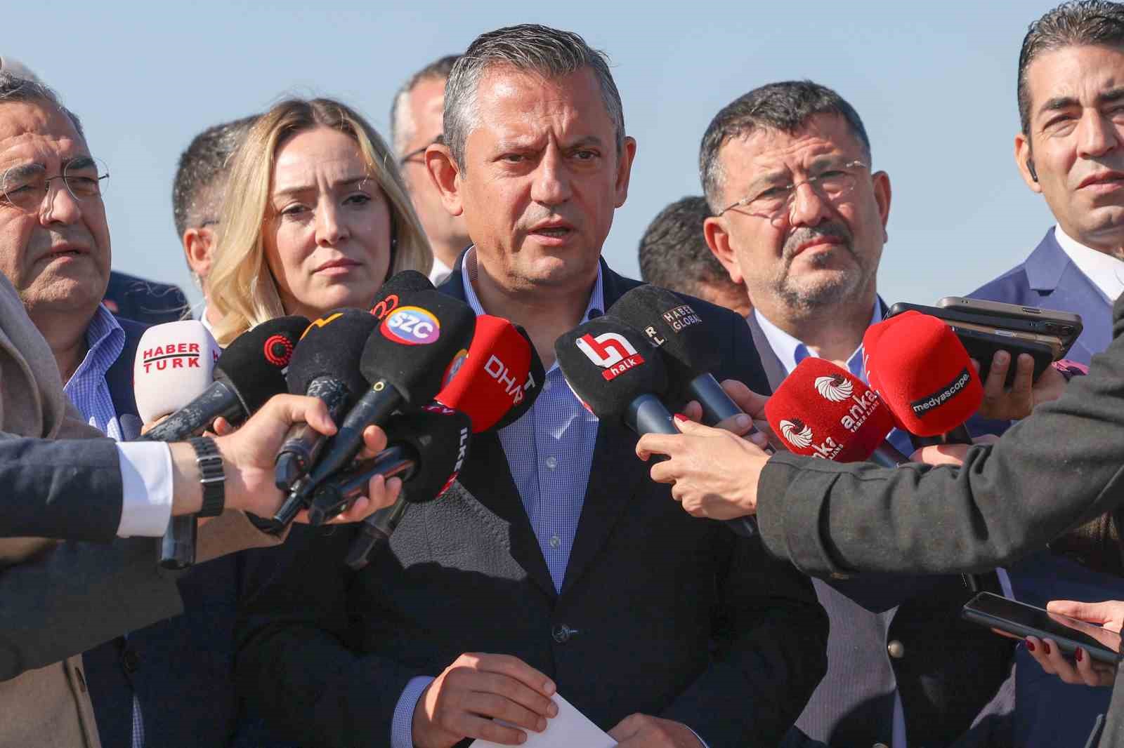 CHP Lideri Özel, Demirtaş’ı cezaevinde ziyaret etti
