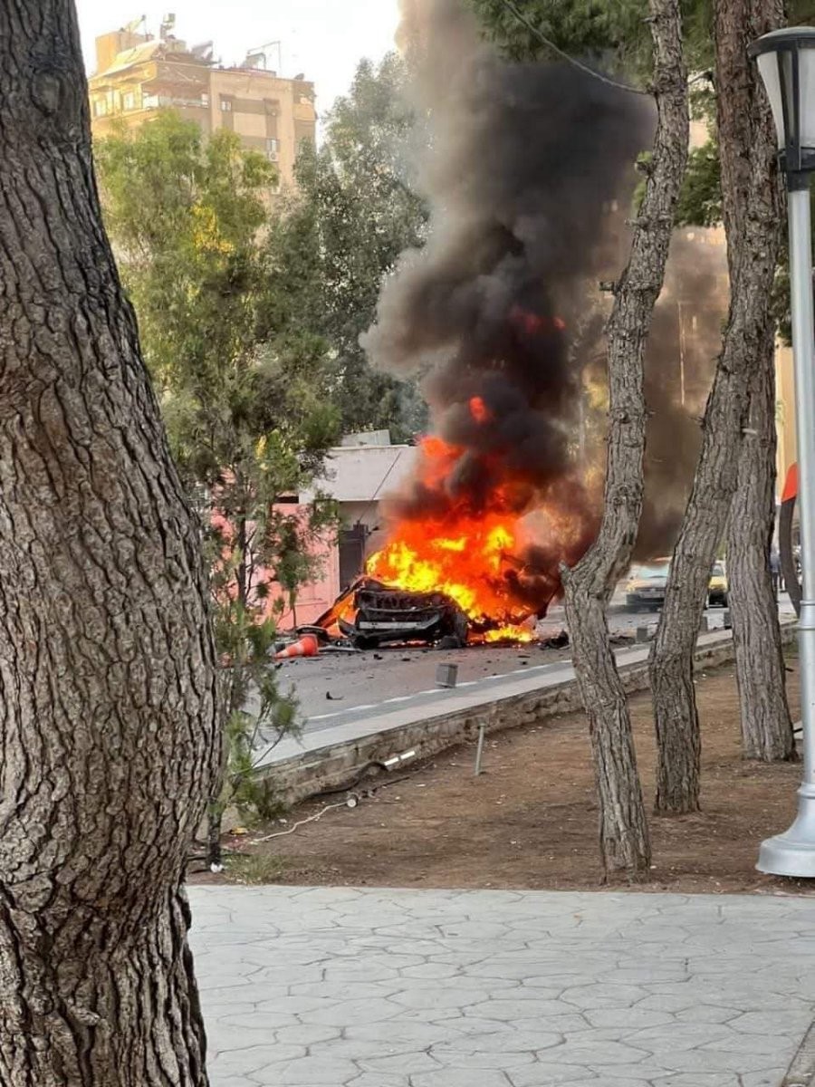 Şam’da araca füze saldırısı: 2 ölü, 3 yaralı
