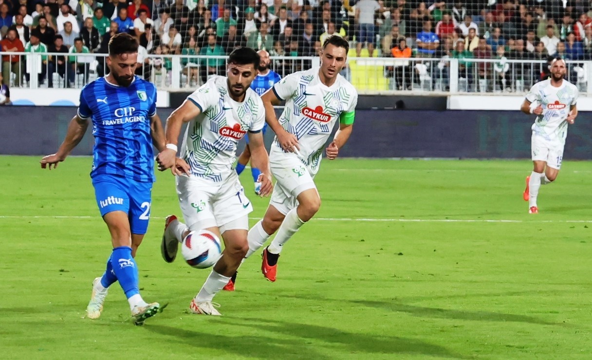 Trendyol Süper Lig: Bodrum FK: 0 - Çaykur Rizespor: 0 (İlk yarı)
