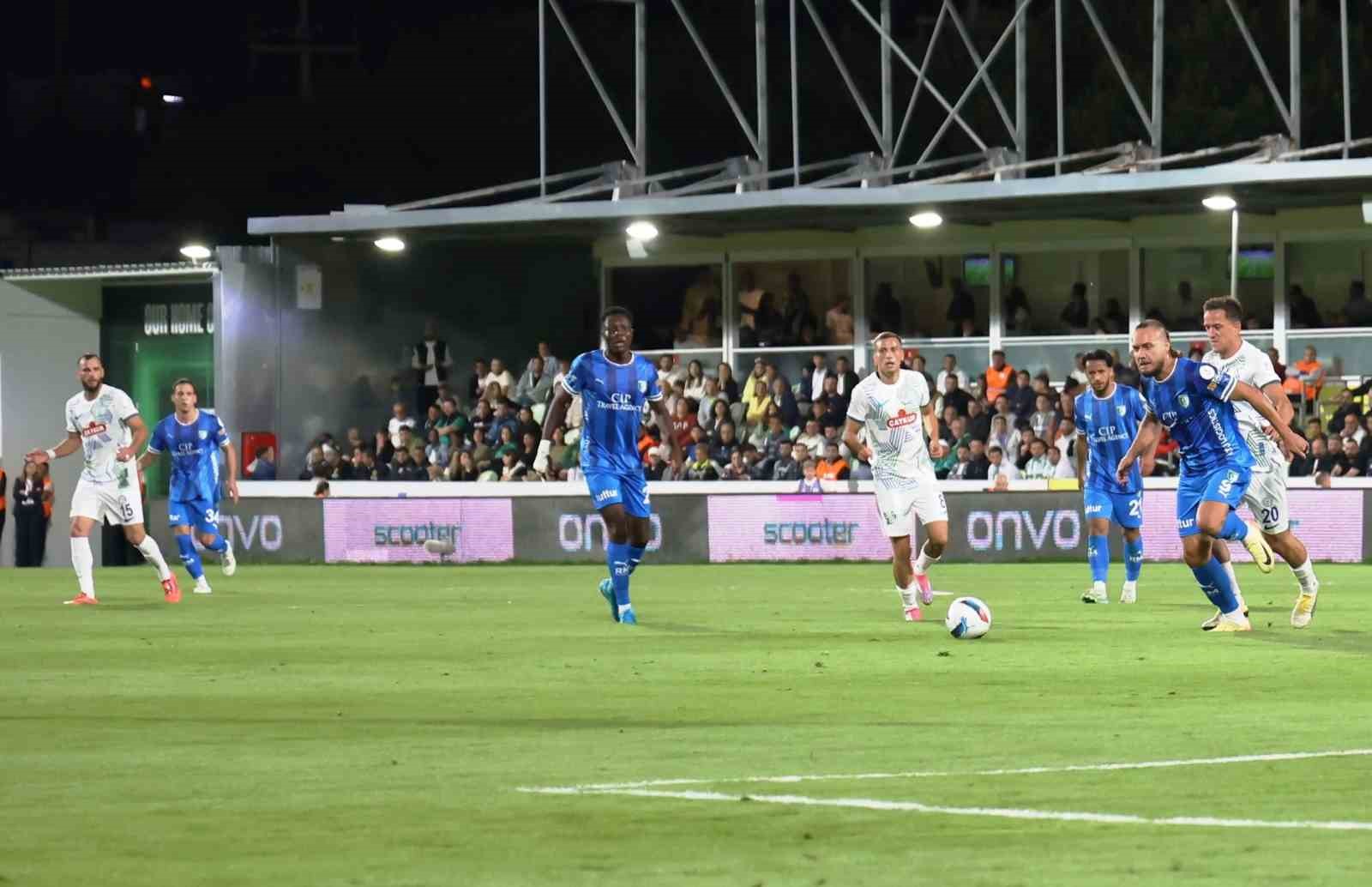 Trendyol Süper Lig: Bodrum FK: 0 - Çaykur Rizespor: 0 (İlk yarı)
