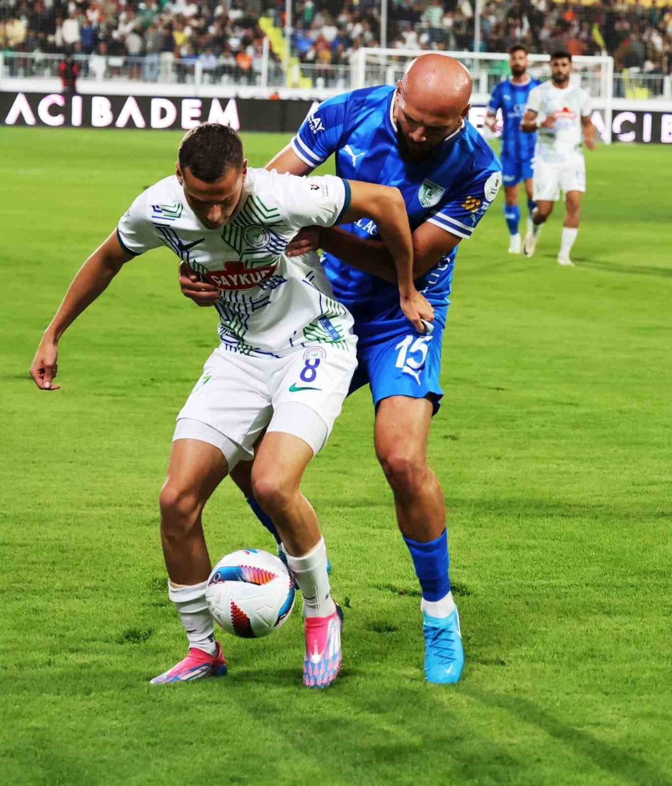 Trendyol Süper Lig: Bodrum FK: 0 - Çaykur Rizespor: 0 (İlk yarı)
