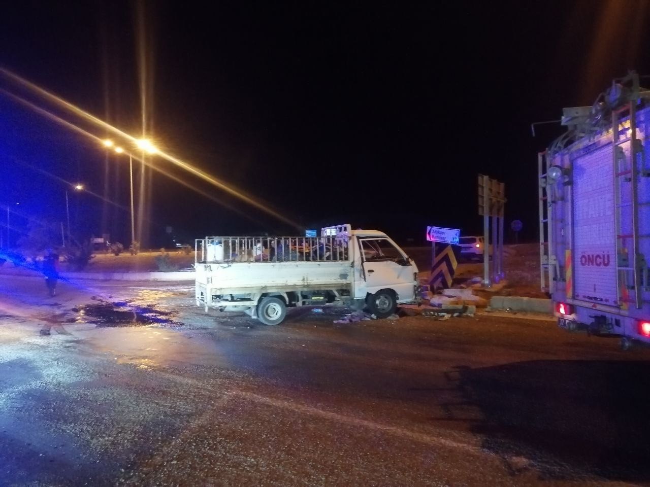 Isparta’da kamyonet ile hafif ticari araç çarpıştı: 1 yaralı
