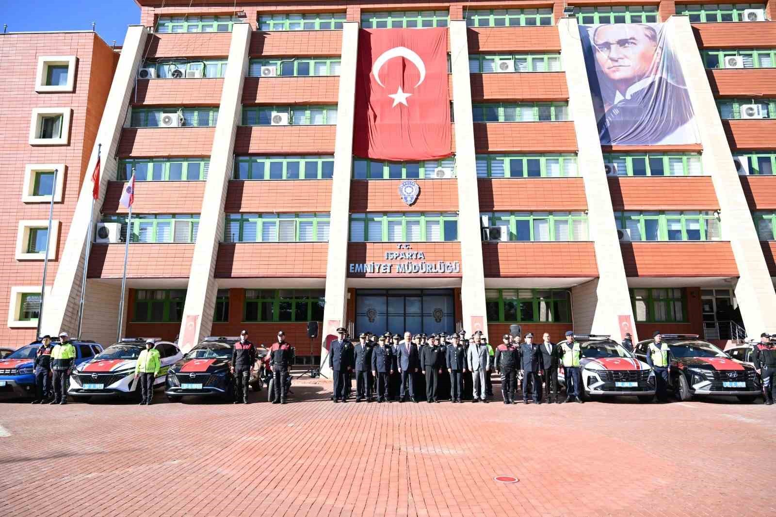 Isparta’da emniyet ve jandarma teşkilatına 11 araç
