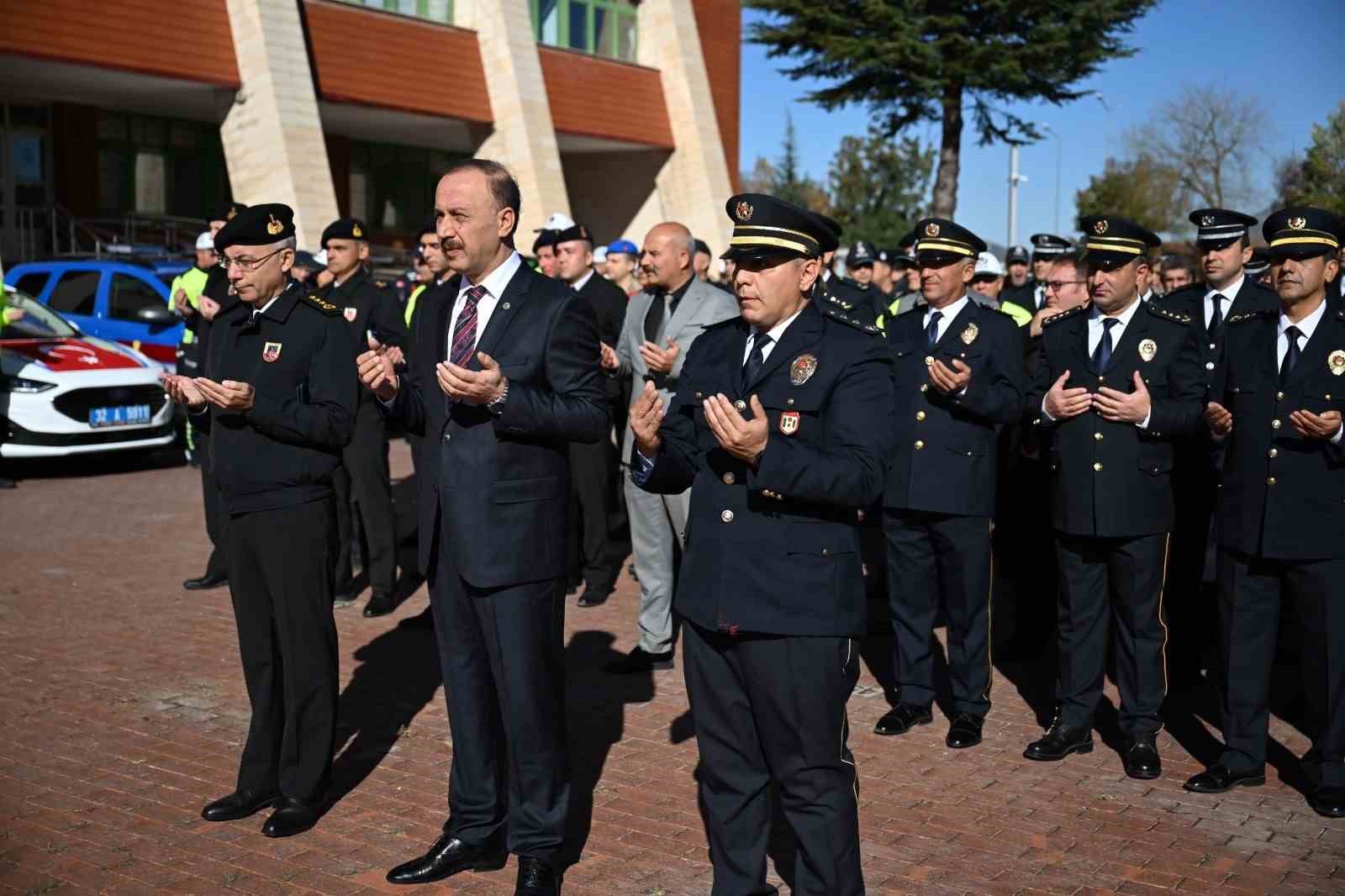 Isparta’da emniyet ve jandarma teşkilatına 11 araç
