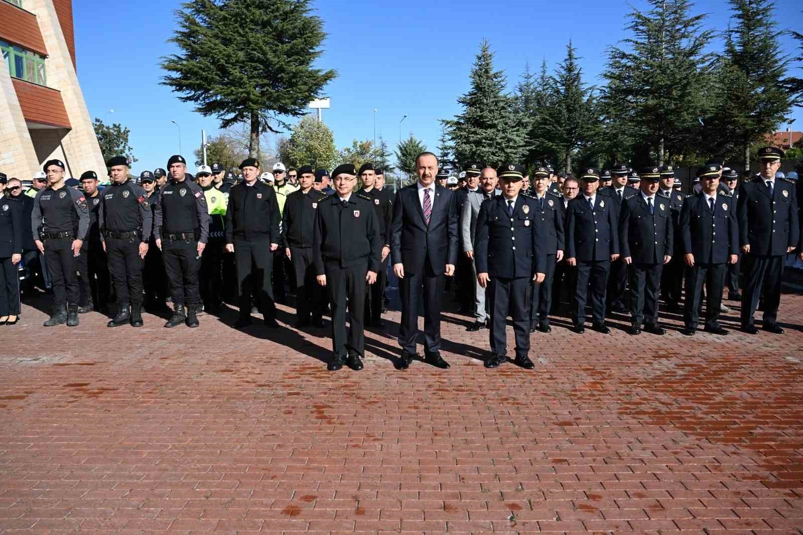 Isparta’da emniyet ve jandarma teşkilatına 11 araç
