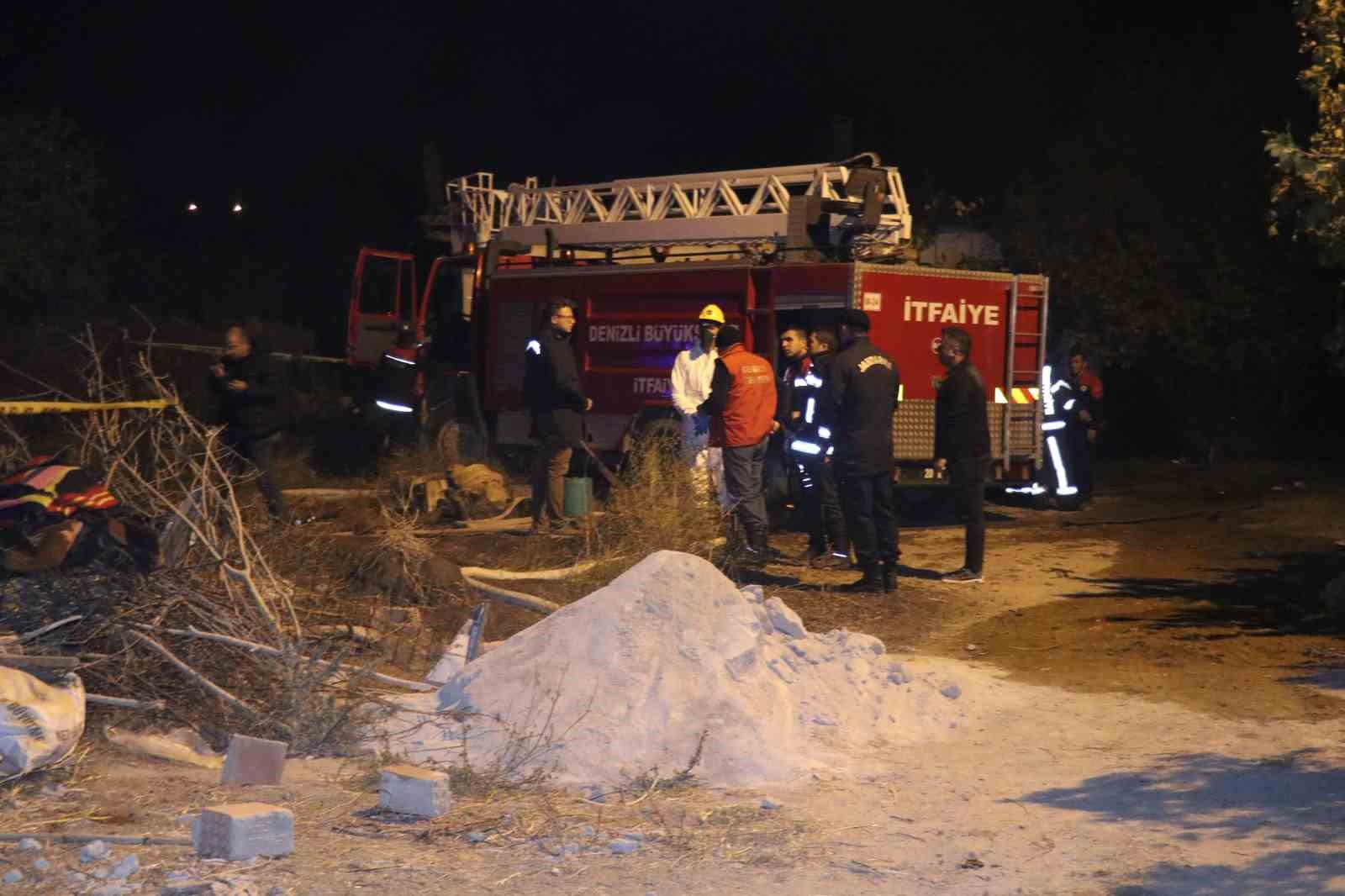 Babasını ve ağabeyini bıçaklayıp evi ateşe veren şahıs ifadesinde kendisiyle çelişti
