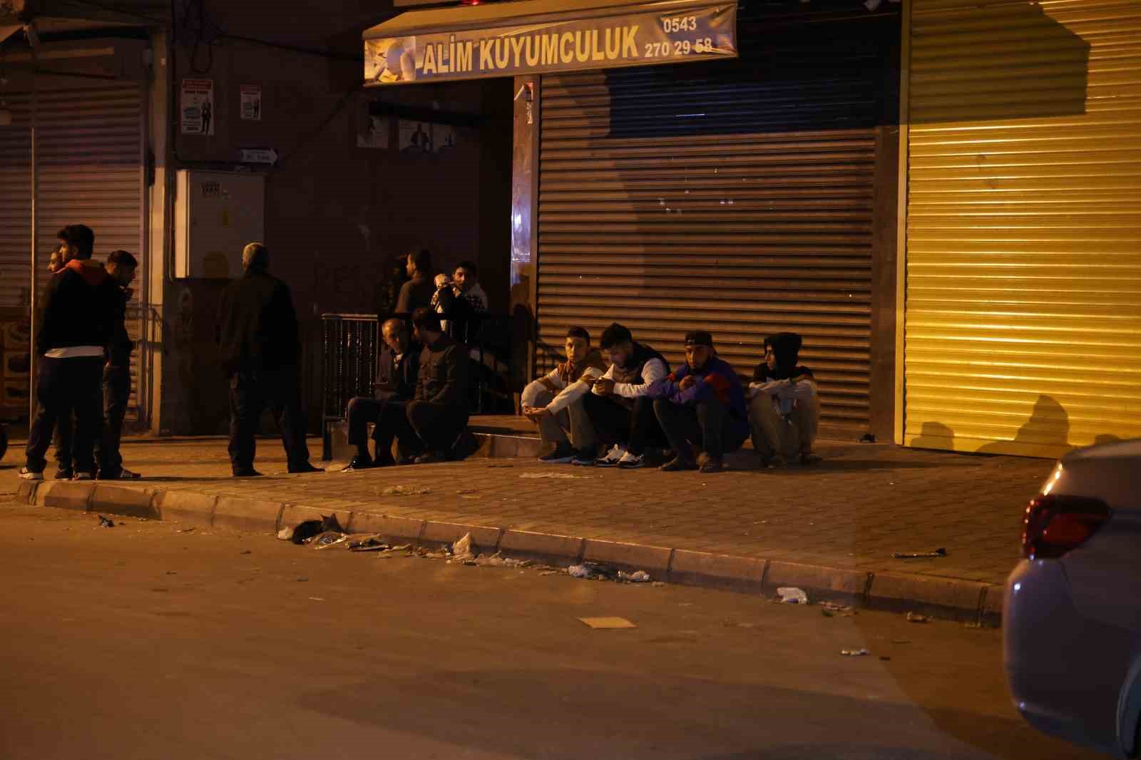 Ziyarete geldiği teyzesinin evinin önünde öldürüldü
