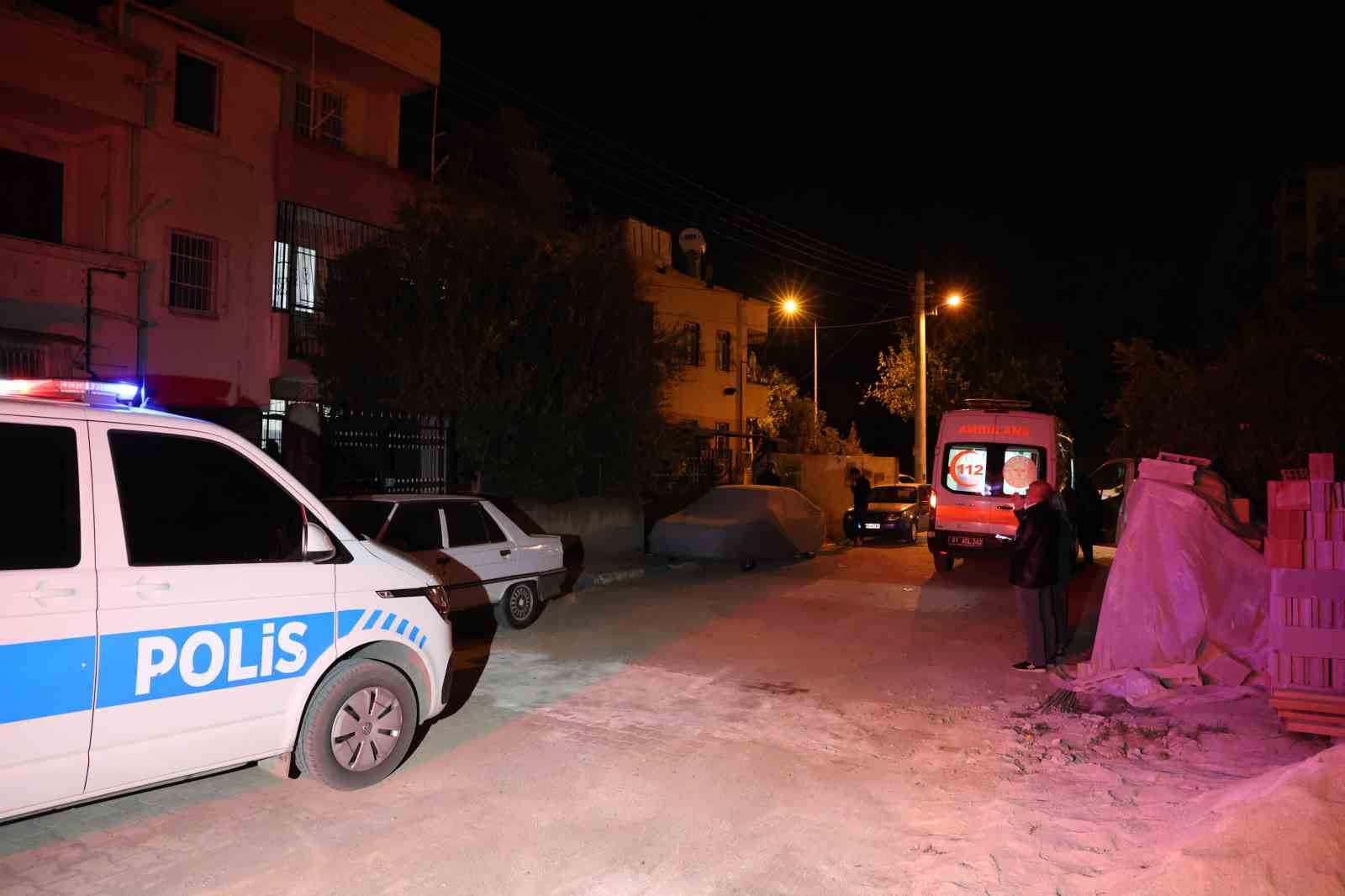 Adana’da evin şizofren oğlu ailesini katletti: 2 ölü, 1 yaralı
