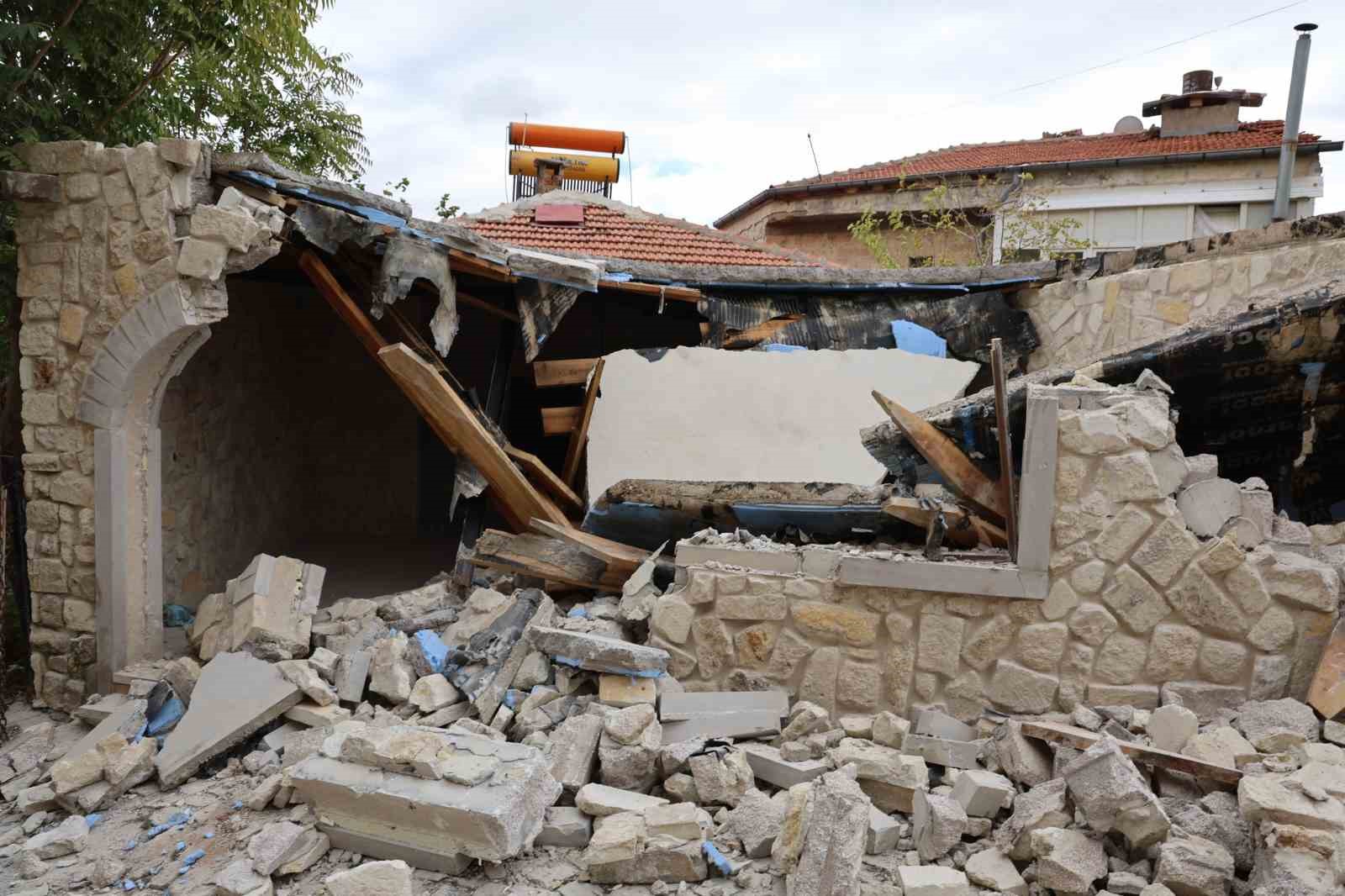 Kapadokya’da kaçak yapıların yıkımı sürüyor
