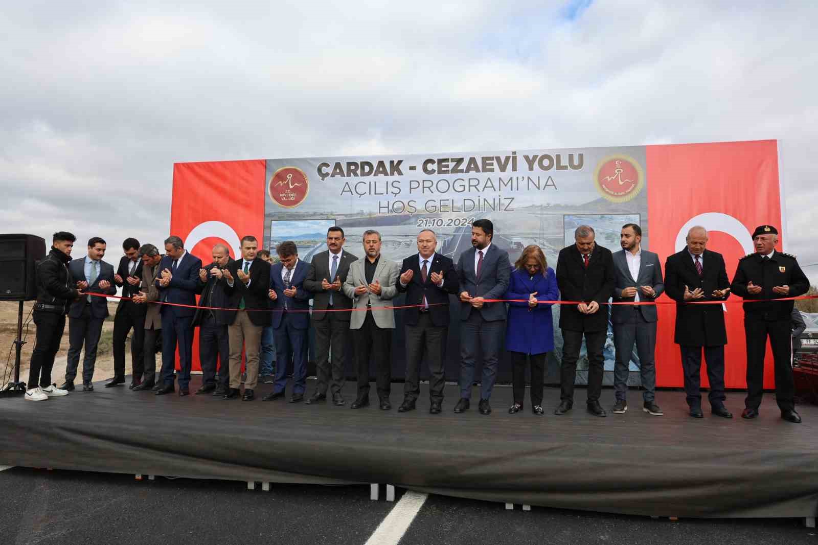 Çardak-Cezaevi yolu törenle trafiğe açıldı
