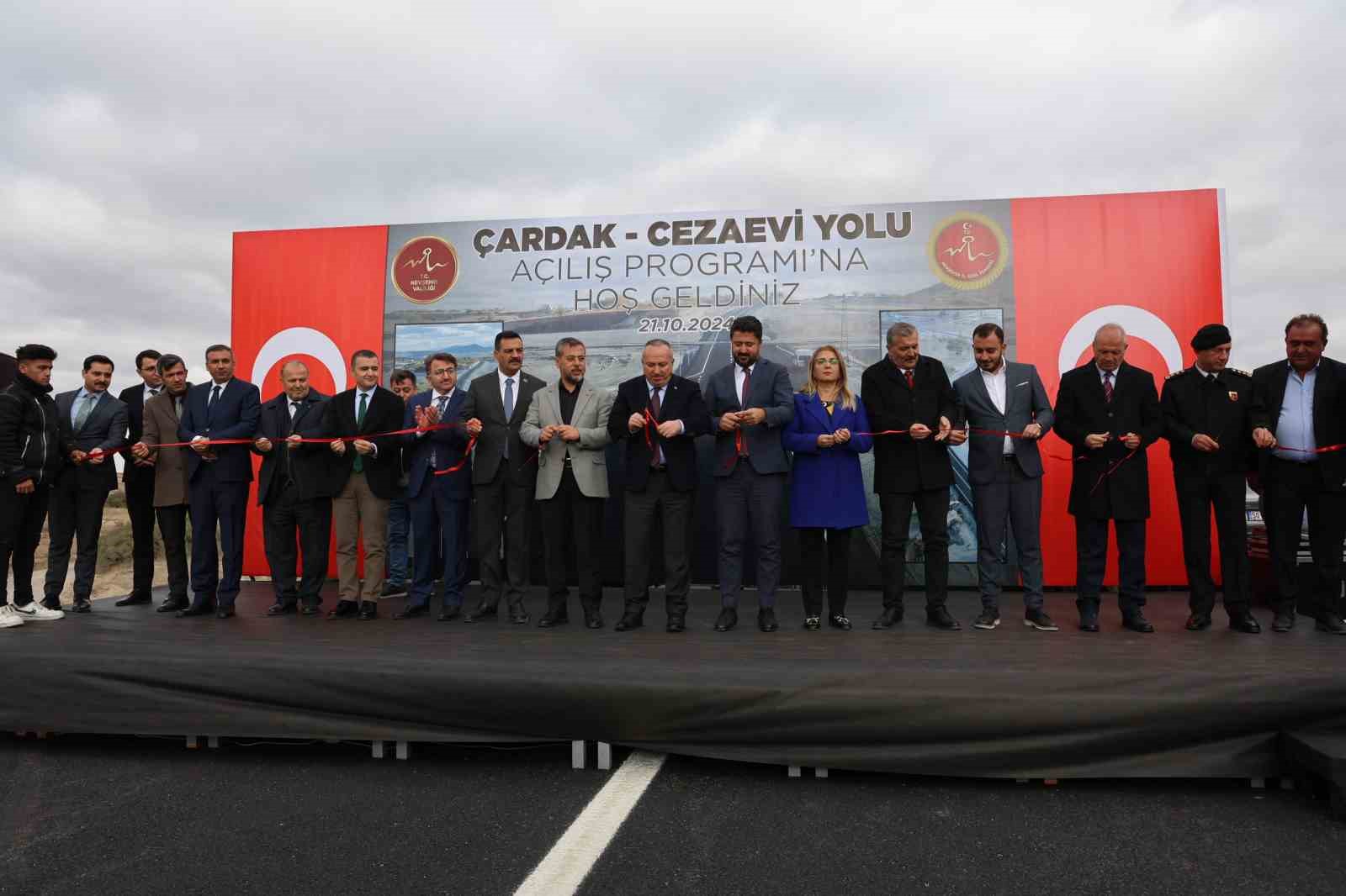 Çardak-Cezaevi yolu törenle trafiğe açıldı
