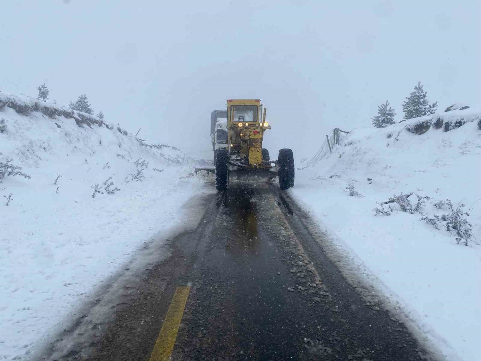 Ordu’nun yüksek kesimlerinde kar kalınlığı 60 santimetreye ulaştı
