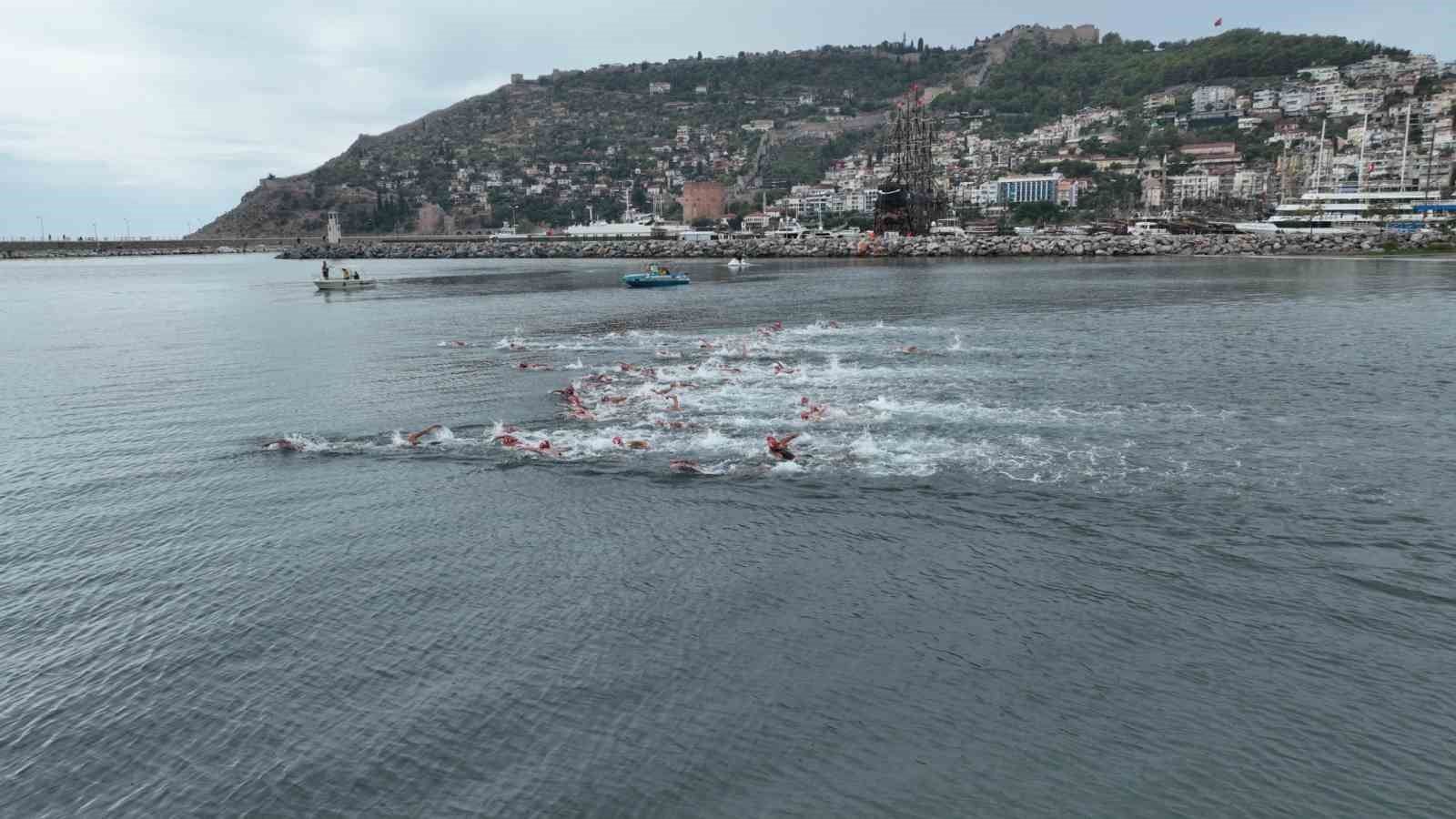 Halk Triatlonu 33. Alanya Uluslararası Triatlon Yarışması’yla geri dönüyor
