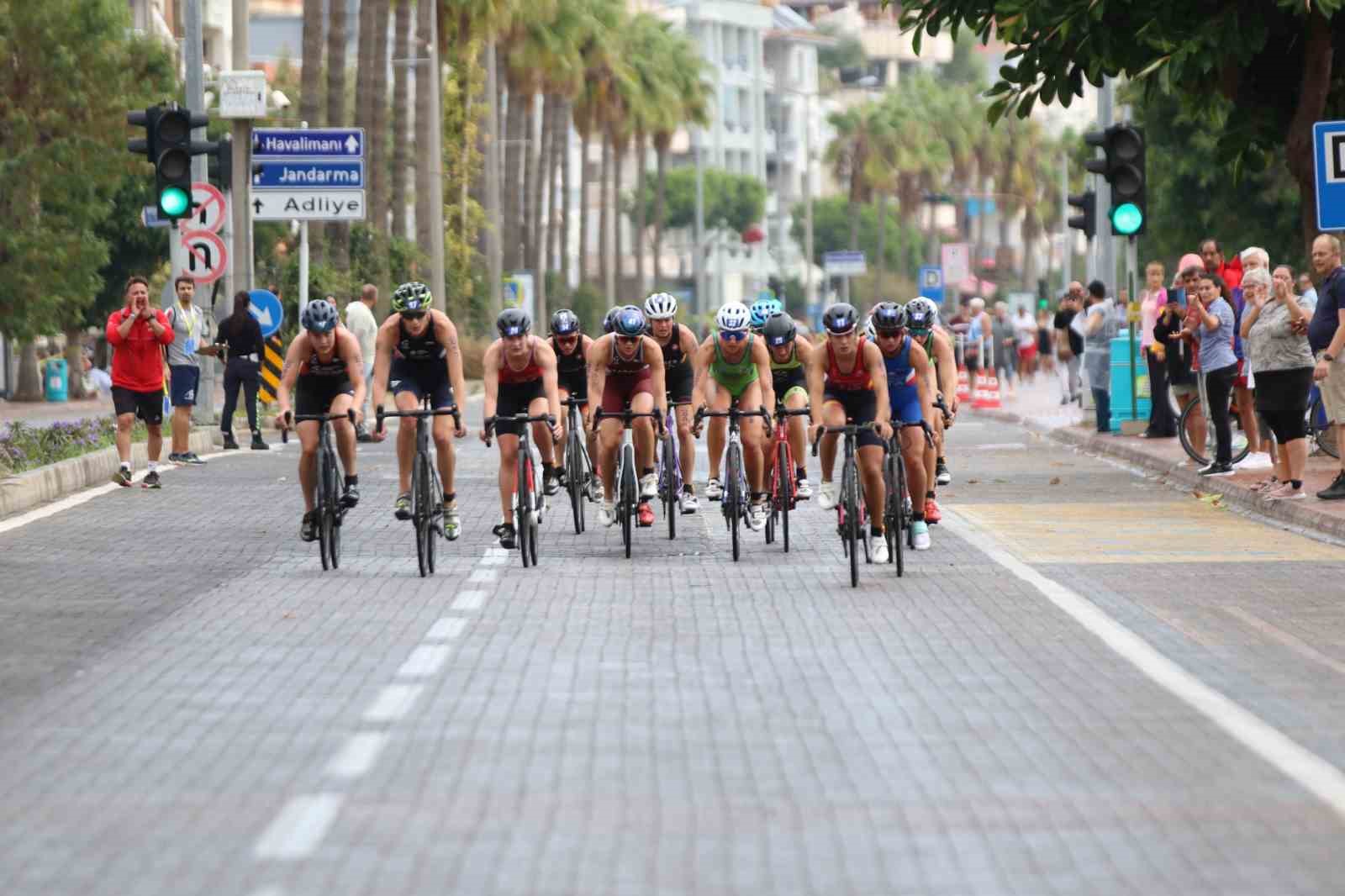 Halk Triatlonu 33. Alanya Uluslararası Triatlon Yarışması’yla geri dönüyor
