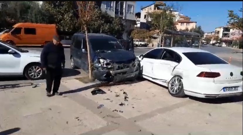 Kaza yapan kardeşine giderken zincirleme kazaya neden oldu
