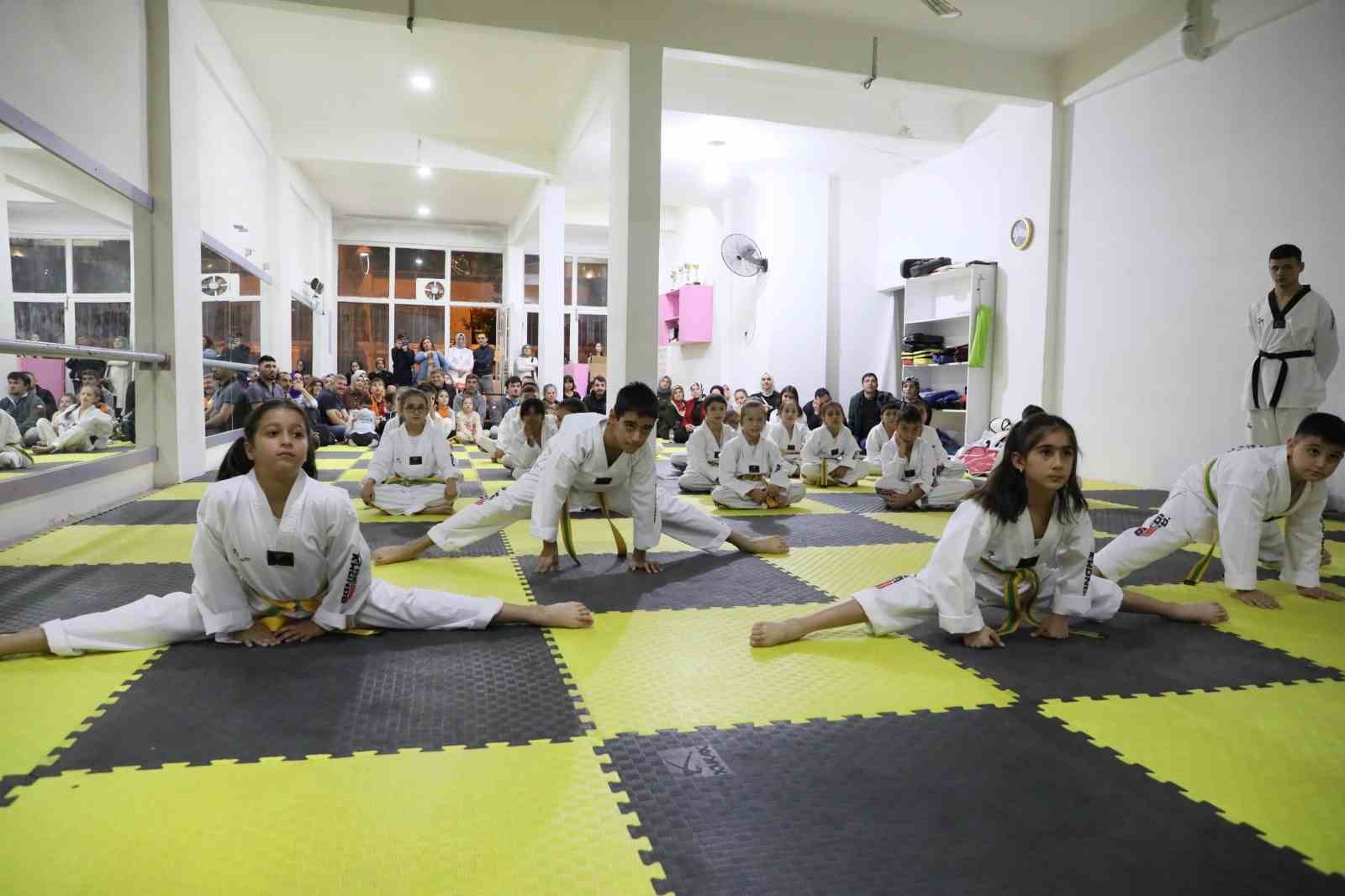 Şehzadeler Belediyesinde taekwondo kuşak sınavı heyecanı
