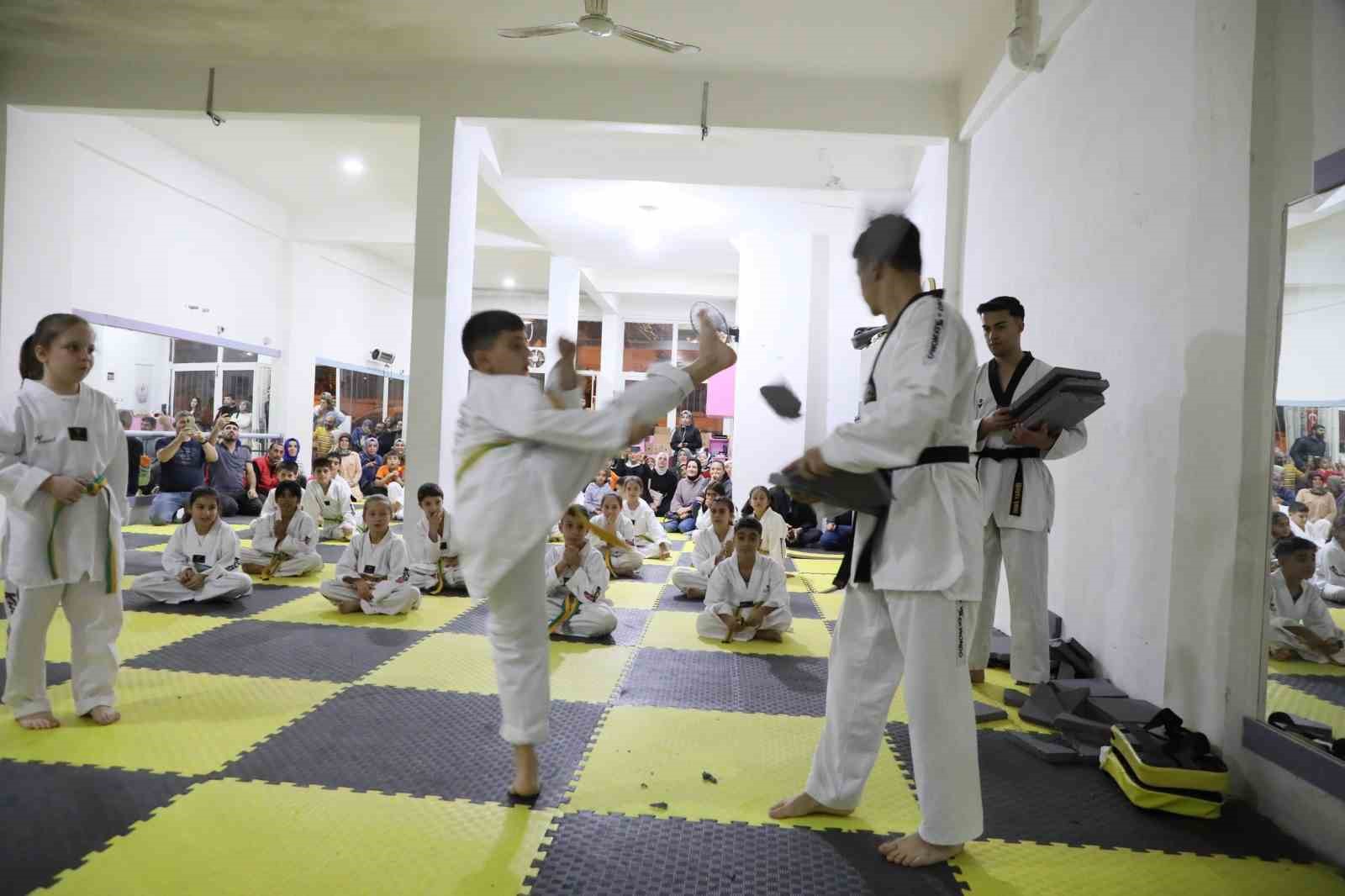 Şehzadeler Belediyesinde taekwondo kuşak sınavı heyecanı
